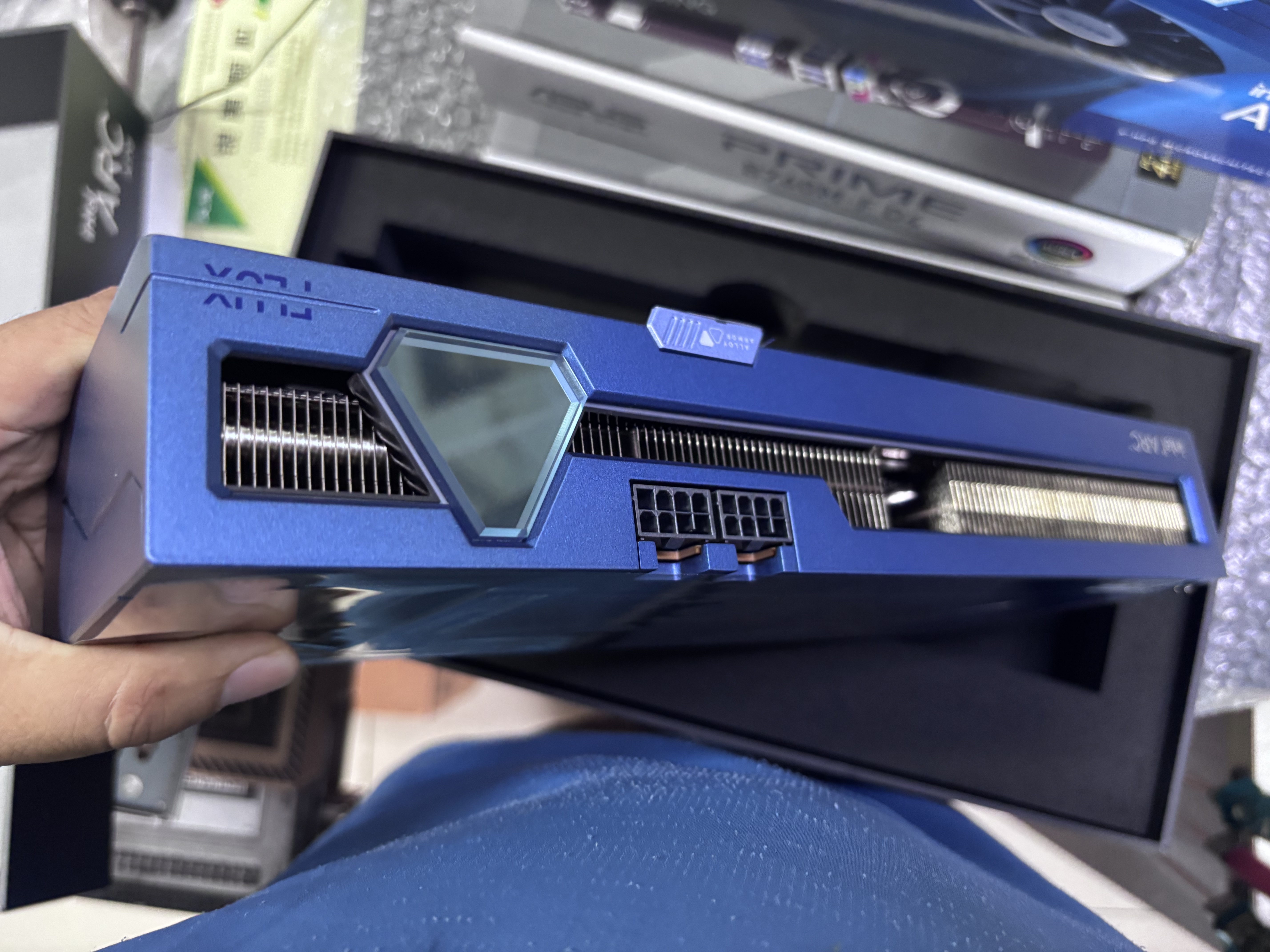 蓝戟（GUNNIR）Intel Arc A770 Flux 8G OC B 2400MHz  GDDR6 苍蓝 高端游戏设计视频剪辑显卡 实拍图