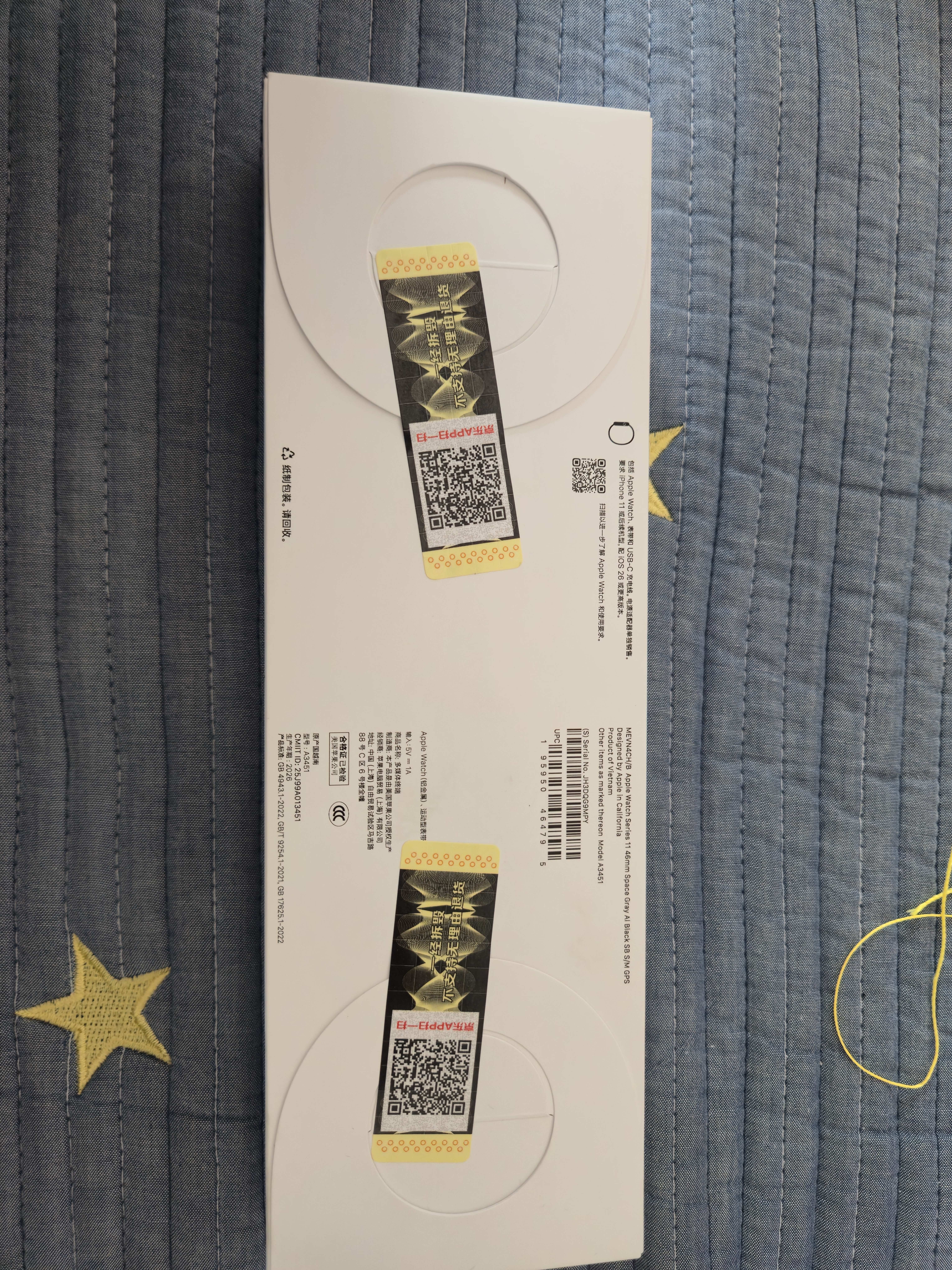 Apple/苹果/苹果 Watch S11 智能手表GPS款46毫米深空灰色铝金属表壳黑色运动型表带S/M MEVN4CH/B 实拍图