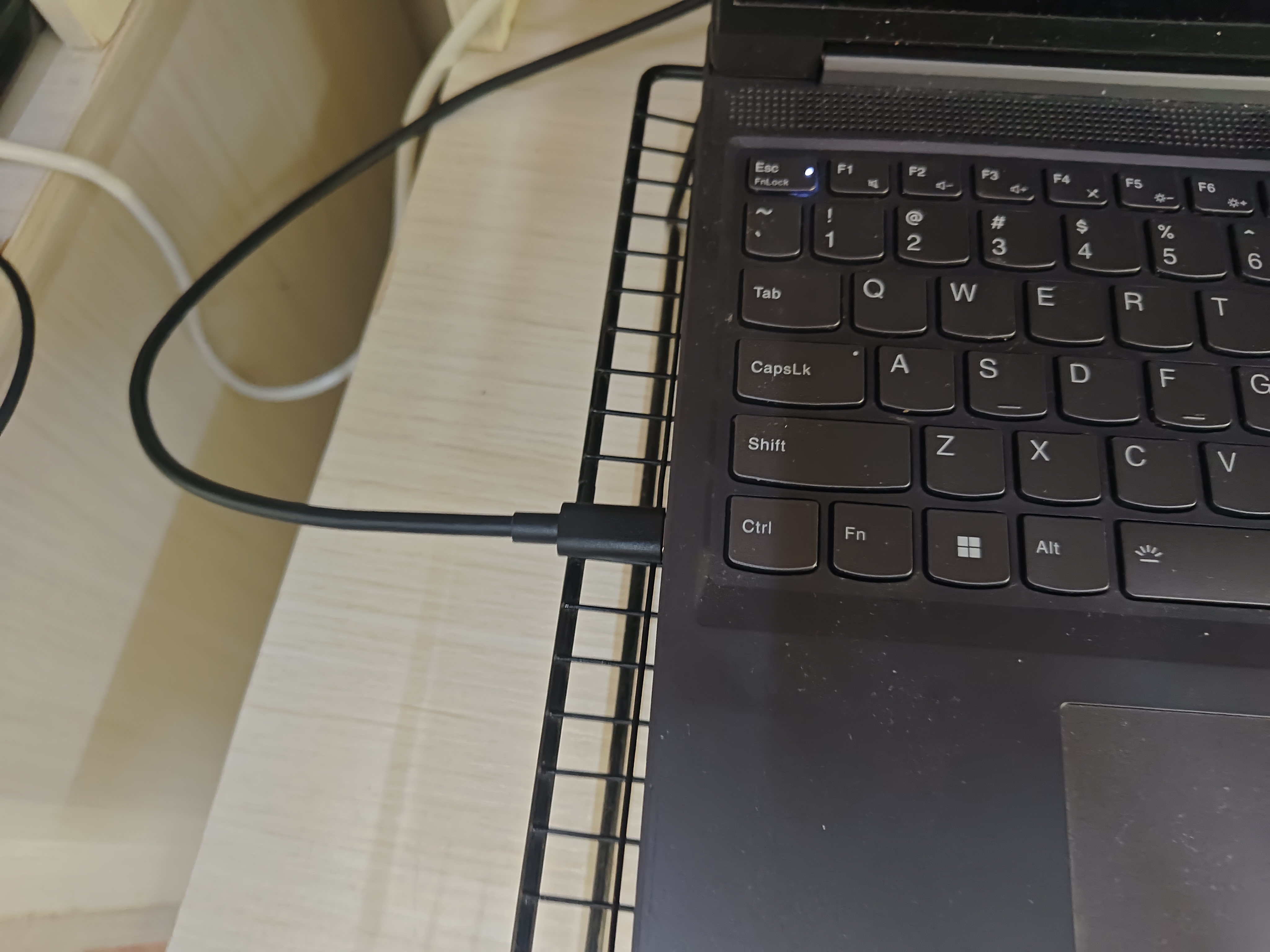 绿联Type-C转DP1.4线USB-C转接线适用雷电4/5转换头8K60/2K540投屏连接线苹果笔记本外接显示器1.5m 实拍图