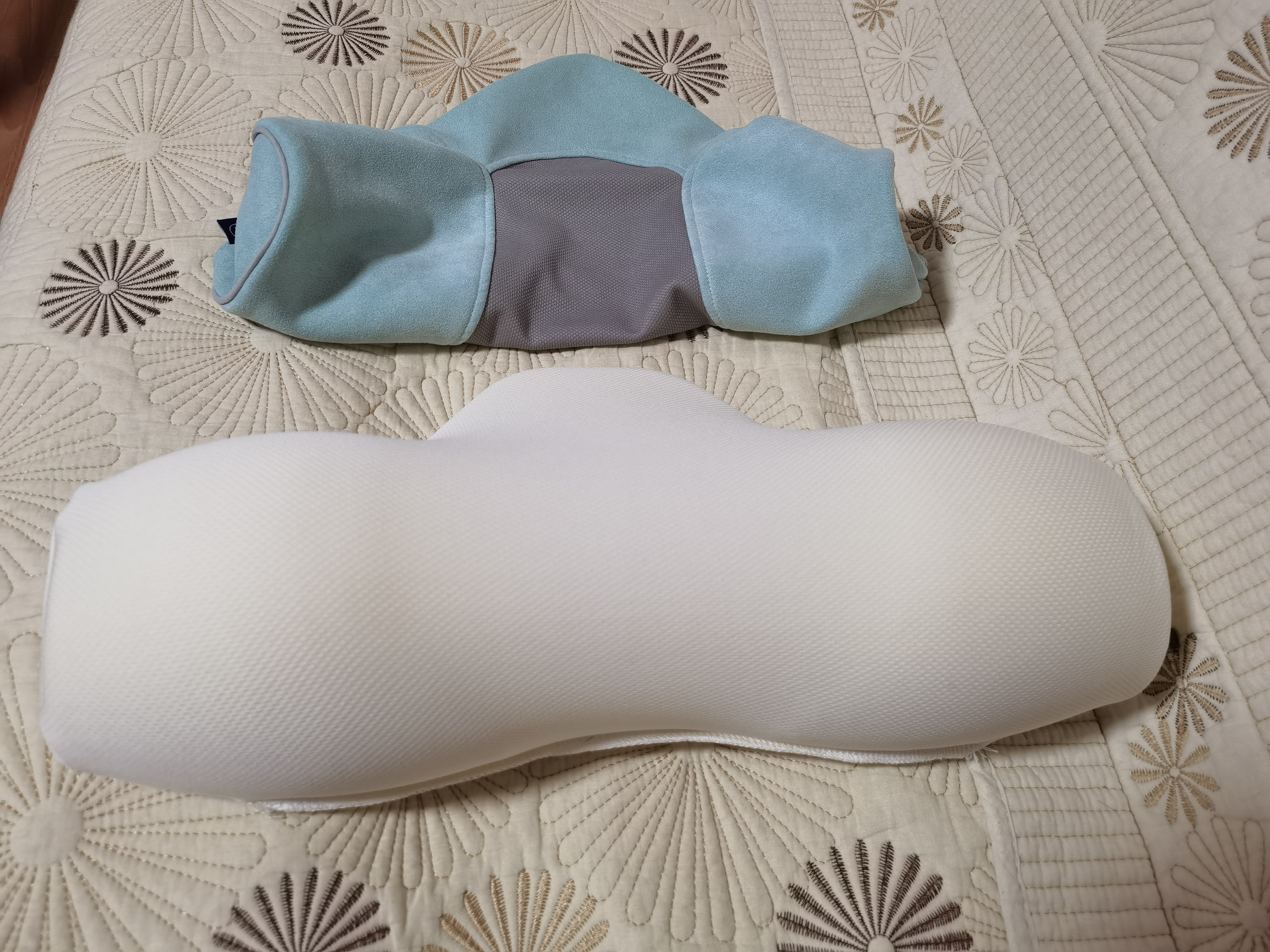 可韵（CORY）颈椎枕头护颈枕睡眠颈椎病深度睡觉专用反弓变直记忆棉成人圆柱枕 实拍图