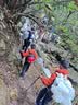 探路者（TOREAD）喀纳登山杖碳纤维伸缩手杖户外徒步超轻便携爬山装备拐杖 燎原红 实拍图