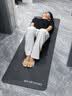 中欧男士健身垫大尺寸瑜伽垫加厚加宽静音专业防滑运动减震跳操隔音垫 黑【185*61cm】含绑带 10mm(厚度) 实拍图