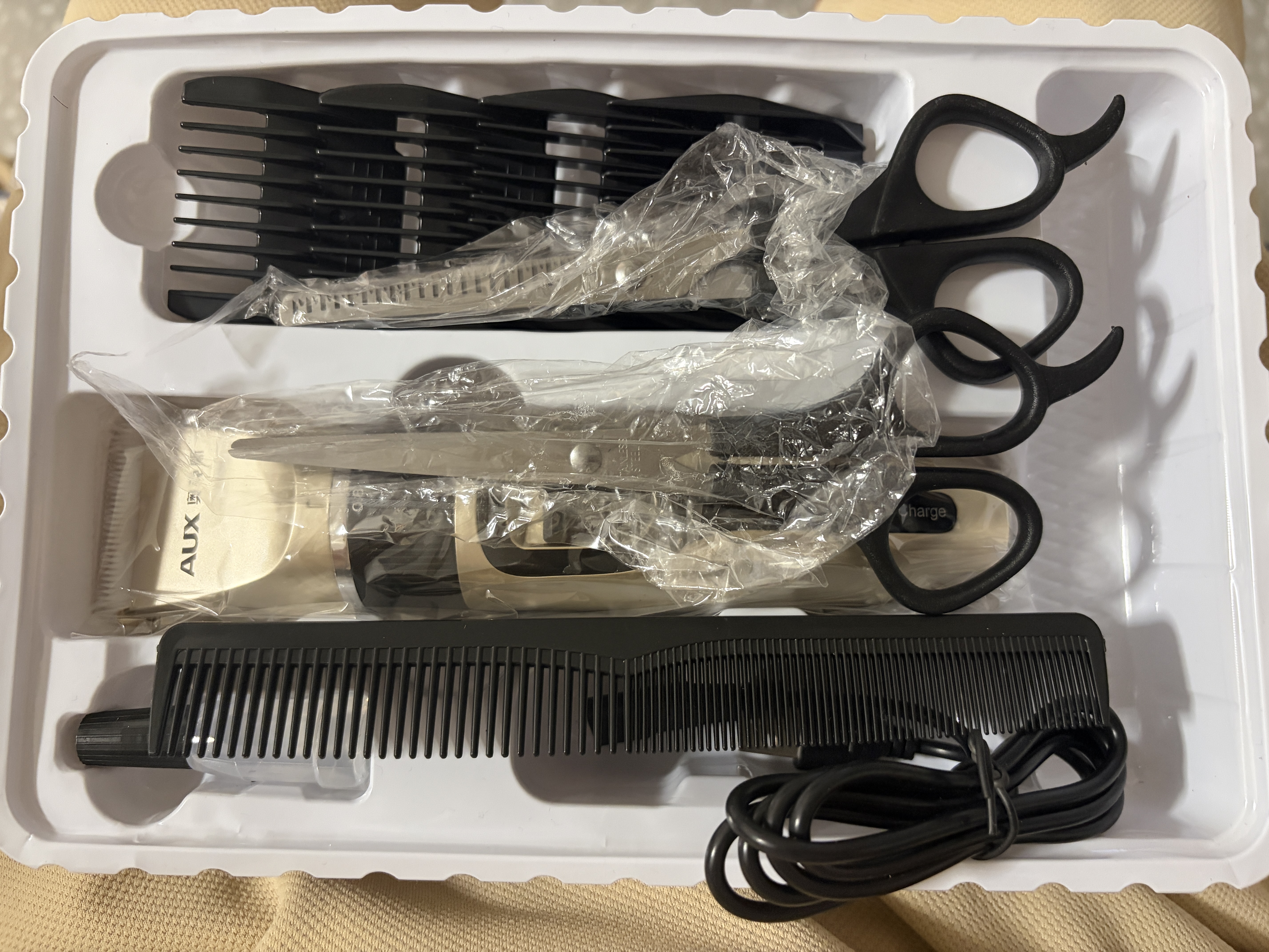 奥克斯（AUX）剃头理发器电推子成人电推剪婴儿电动剪发器家用儿童剃头刀剪头发推子剪刀理发工具套装 全家通用款【含理发礼包】 实拍图