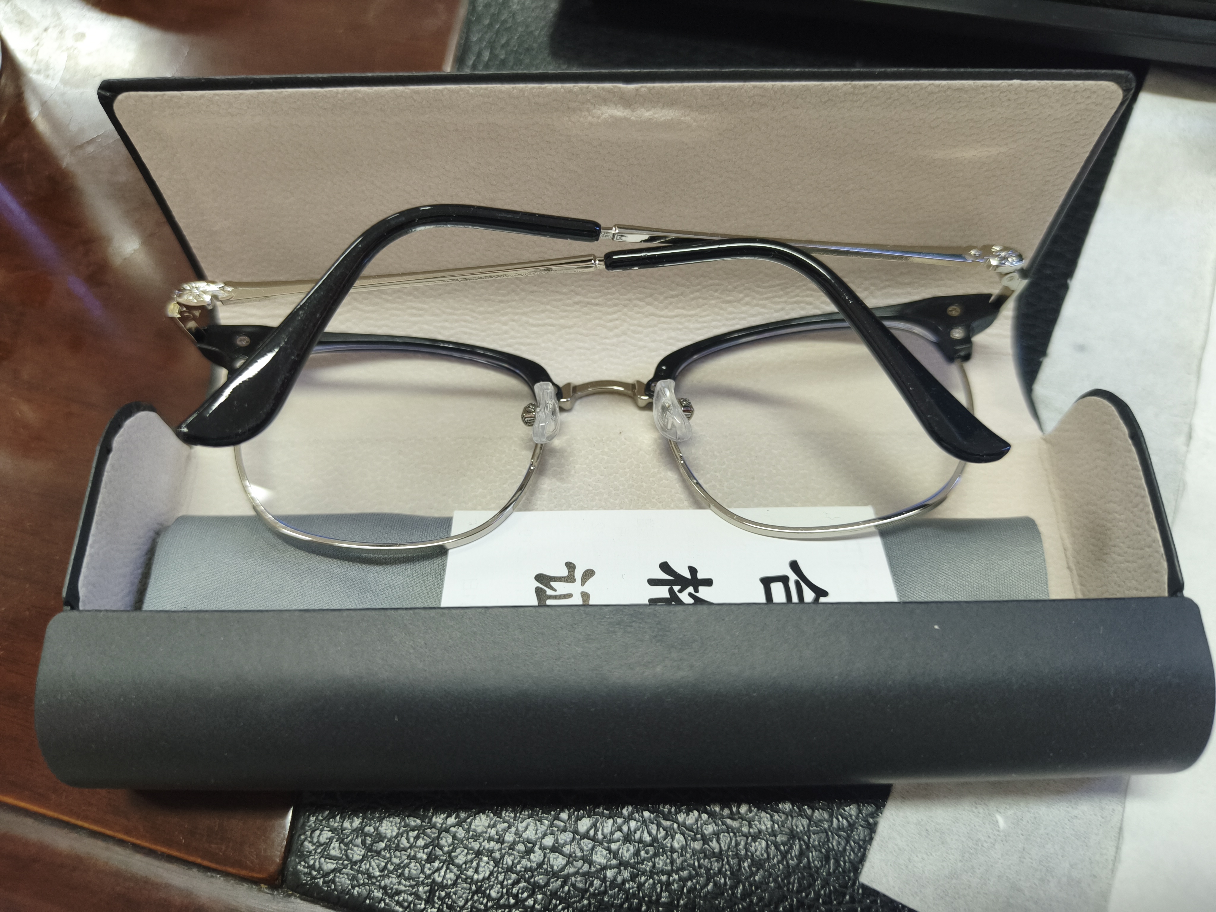 胖东来【代购】智能老花镜自动调节度数变焦远近两用高清防蓝光多 耀黑银航空级纯B钛+9倍放大 级1点74防蓝光200度55-59岁 实拍图