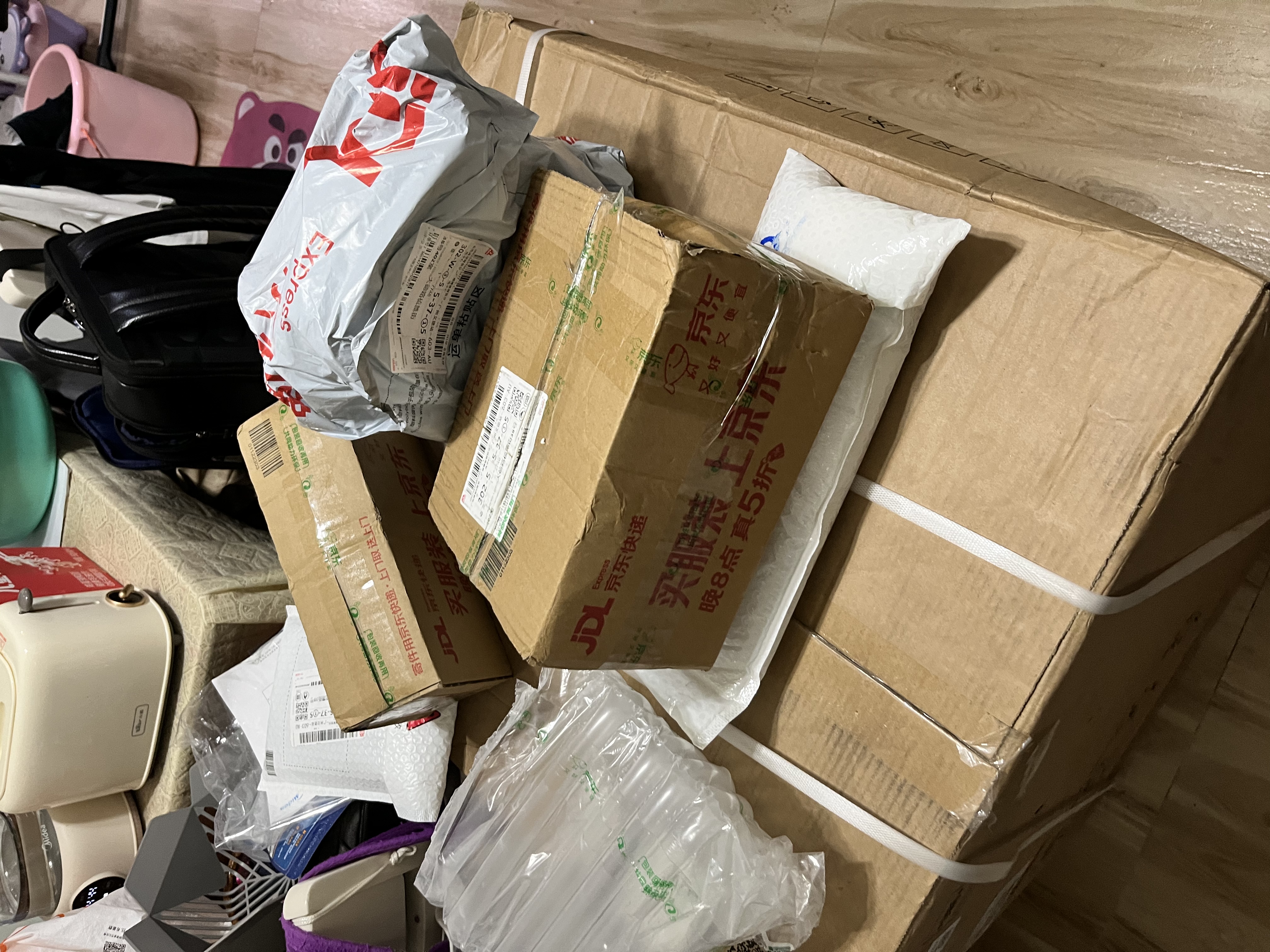 康夫（CONFU）高速护发吹风机中空无叶家用大功率大风力速干等离子不伤发电吹风筒生日礼物送女友F9樱粉套装礼盒 实拍图