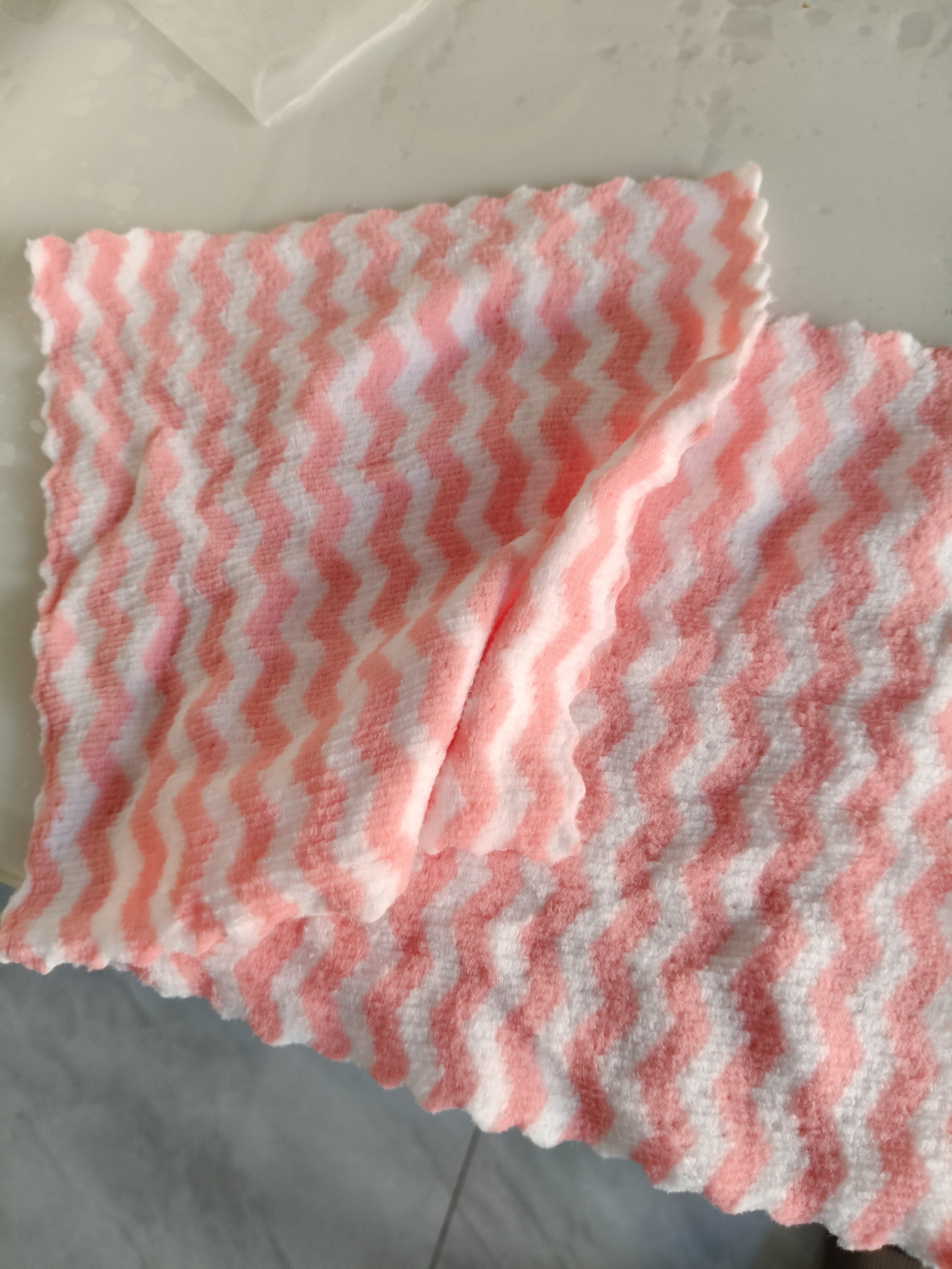 不沾油抹布吸水洗碗布厨房专用不易掉毛毛巾加厚擦桌子百洁布 珊瑚绒抹布20*20cm【3条装】 实拍图
