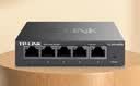 普联（TP-LINK）5口全千兆钢壳交换机 企业级交换器 4口监控网络网线分线器  金属机身 TL-SG1005D 实拍图