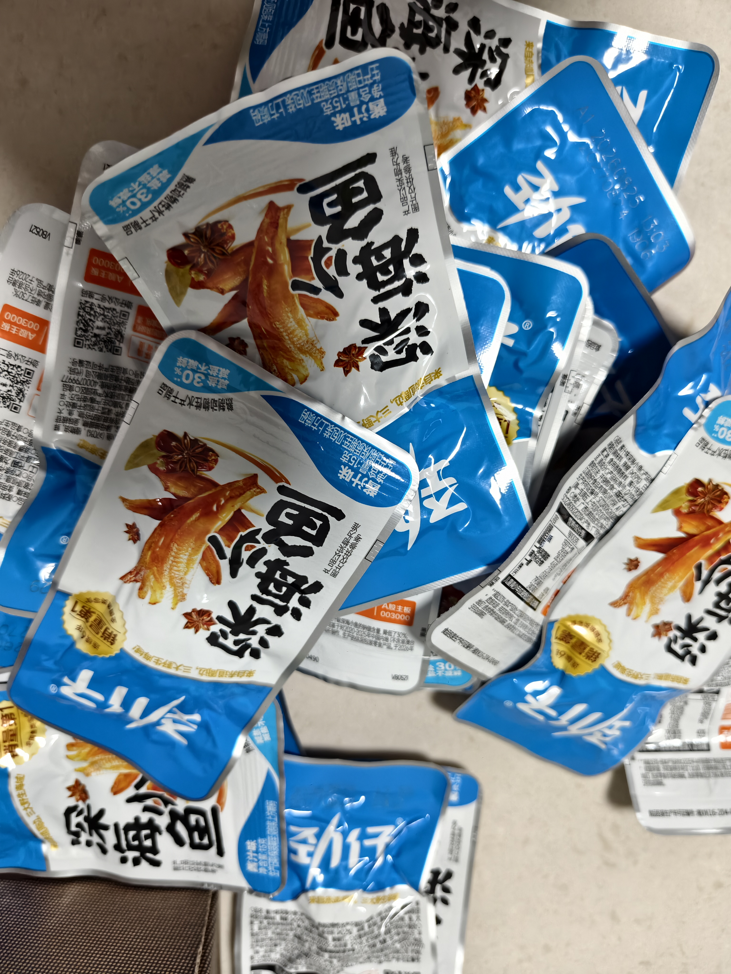 劲仔【王俊凯推荐】深海小鱼 酱汁味 300g/盒 20包 鱼仔鱼干下酒菜 实拍图