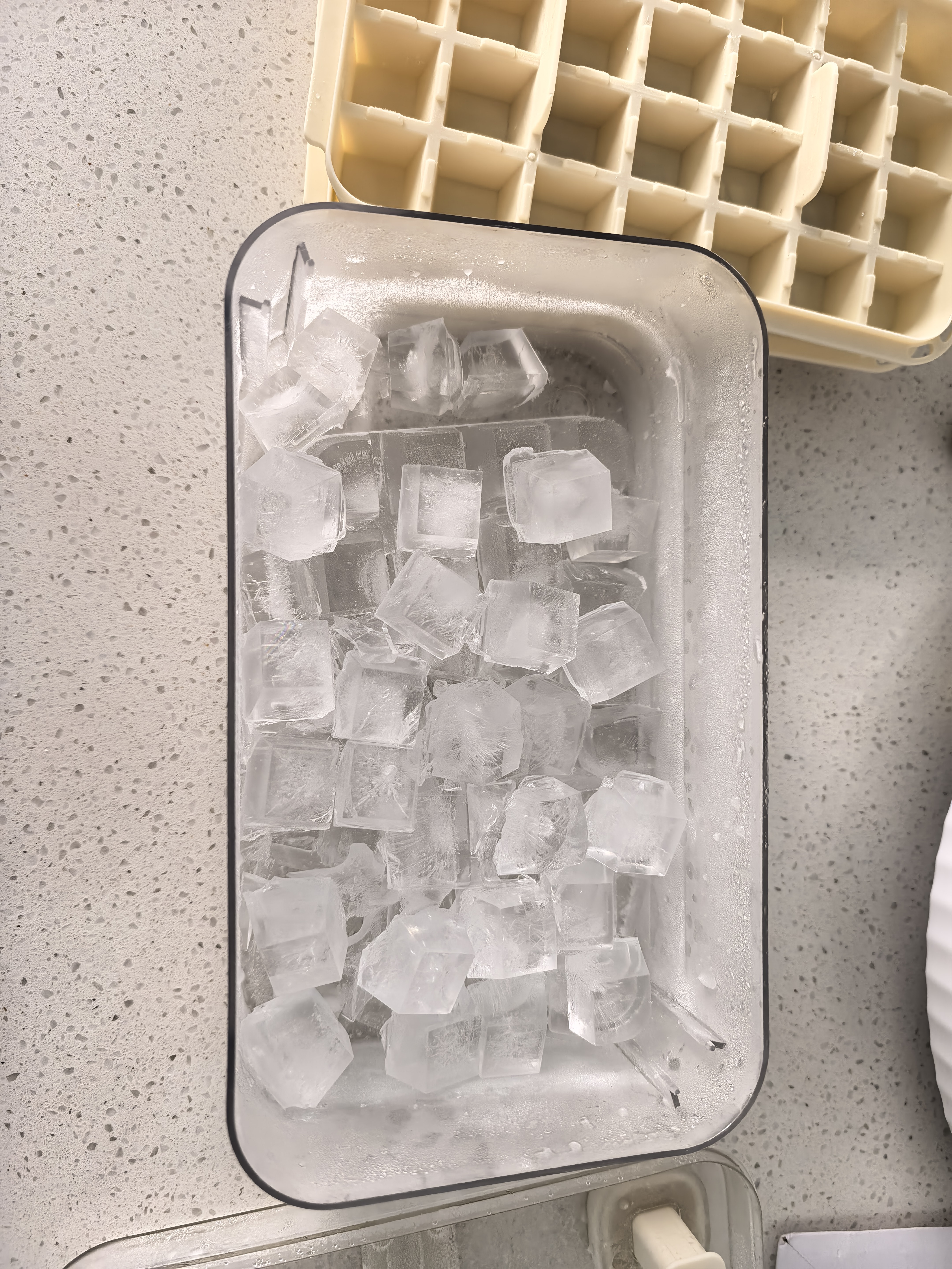 爱仕达冰块模具制冰模具冰格制冰盒冰块神器食品级冰箱冻冰块储存盒加厚 实拍图