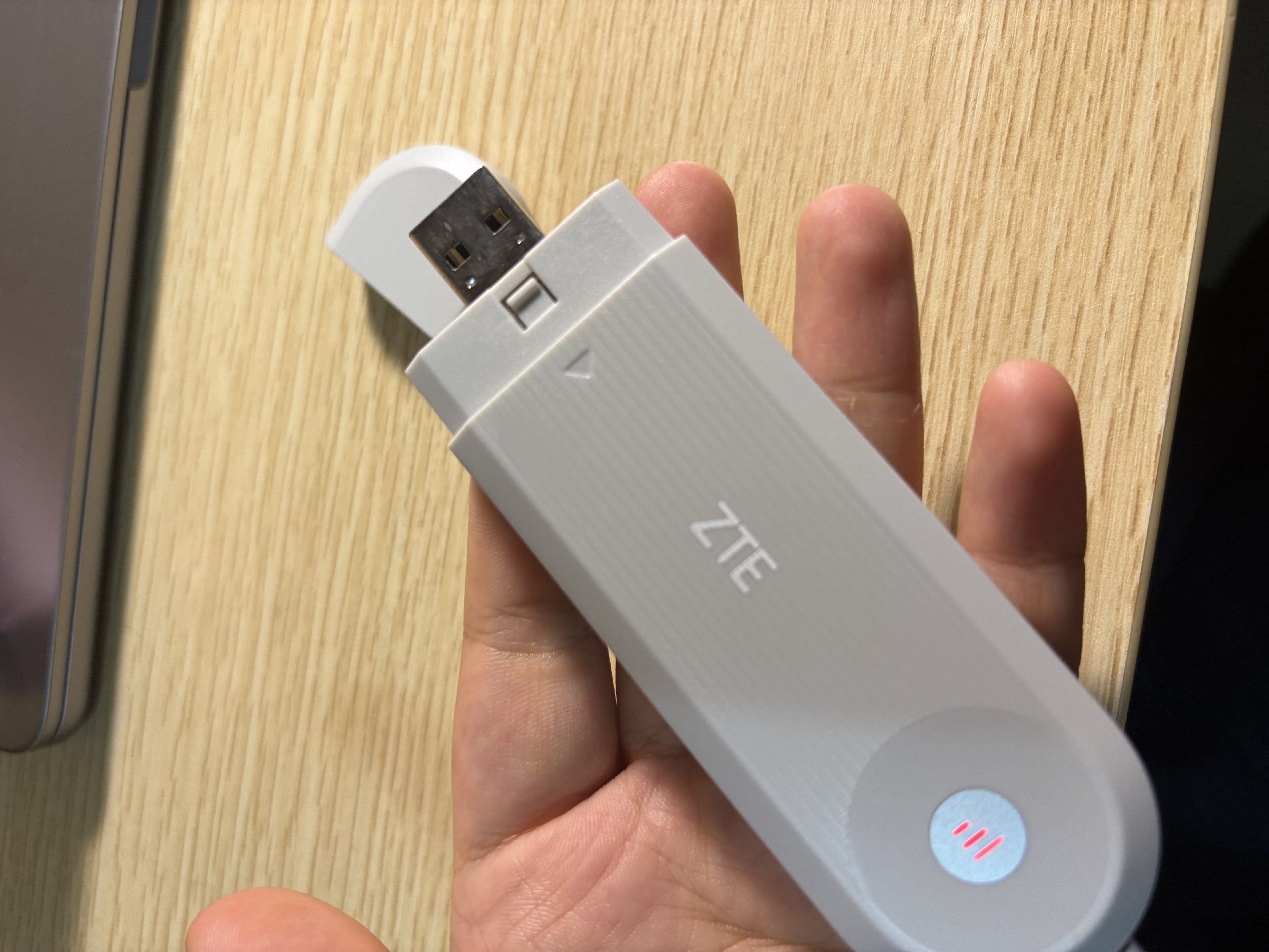 中兴（ZTE）F40 5G RedCap随身wifi6免插卡轻量化5G移动wifi无线网便携路由器热点笔记本电脑上网流量2026款 实拍图