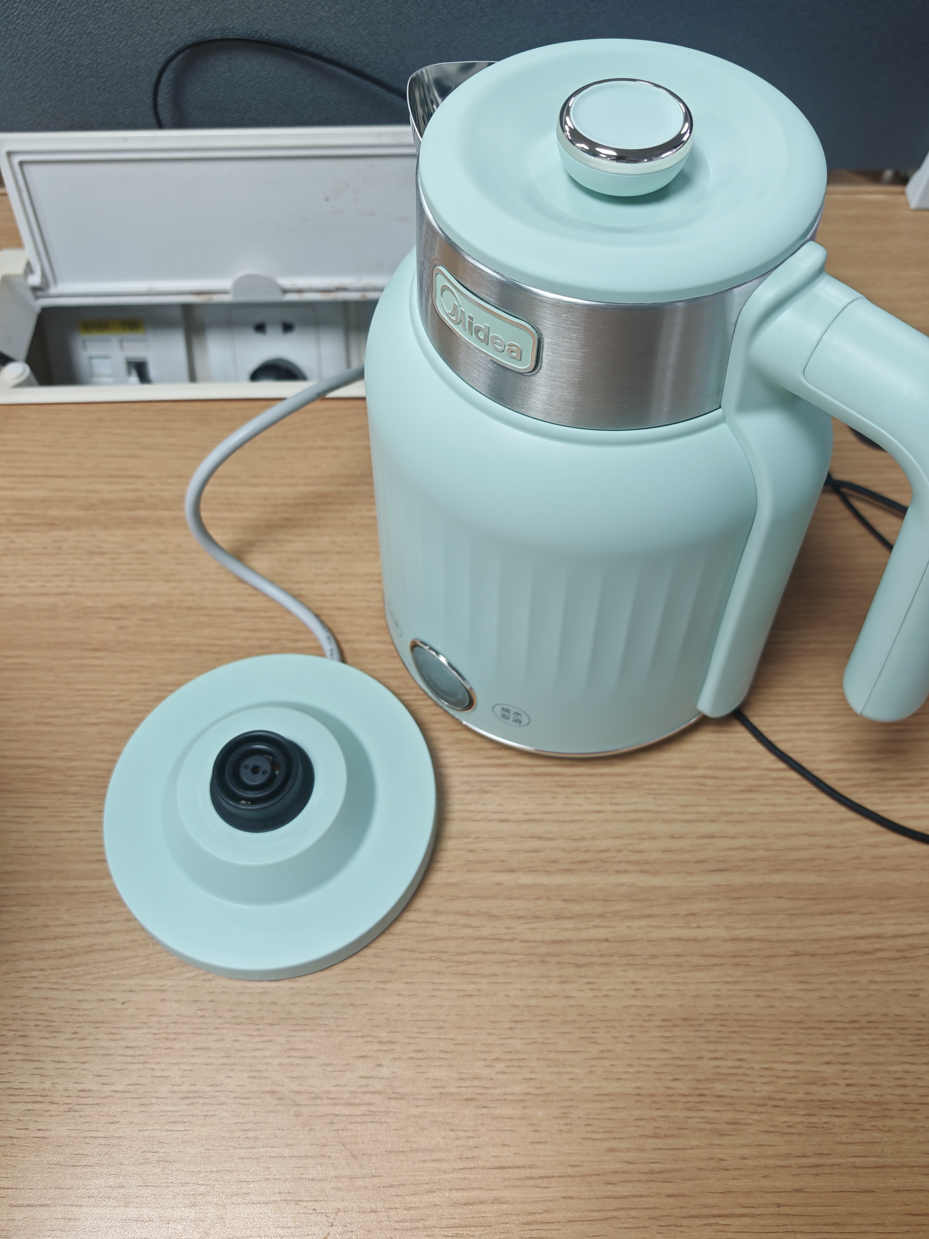 美的（Midea）电热水壶家用 恒温烧水壶艺术家 316L不锈钢母婴级一体无缝内胆自动断电 实时温度显示 24小时保温 1.7L 【恒温7段控温】清新绿 实拍图