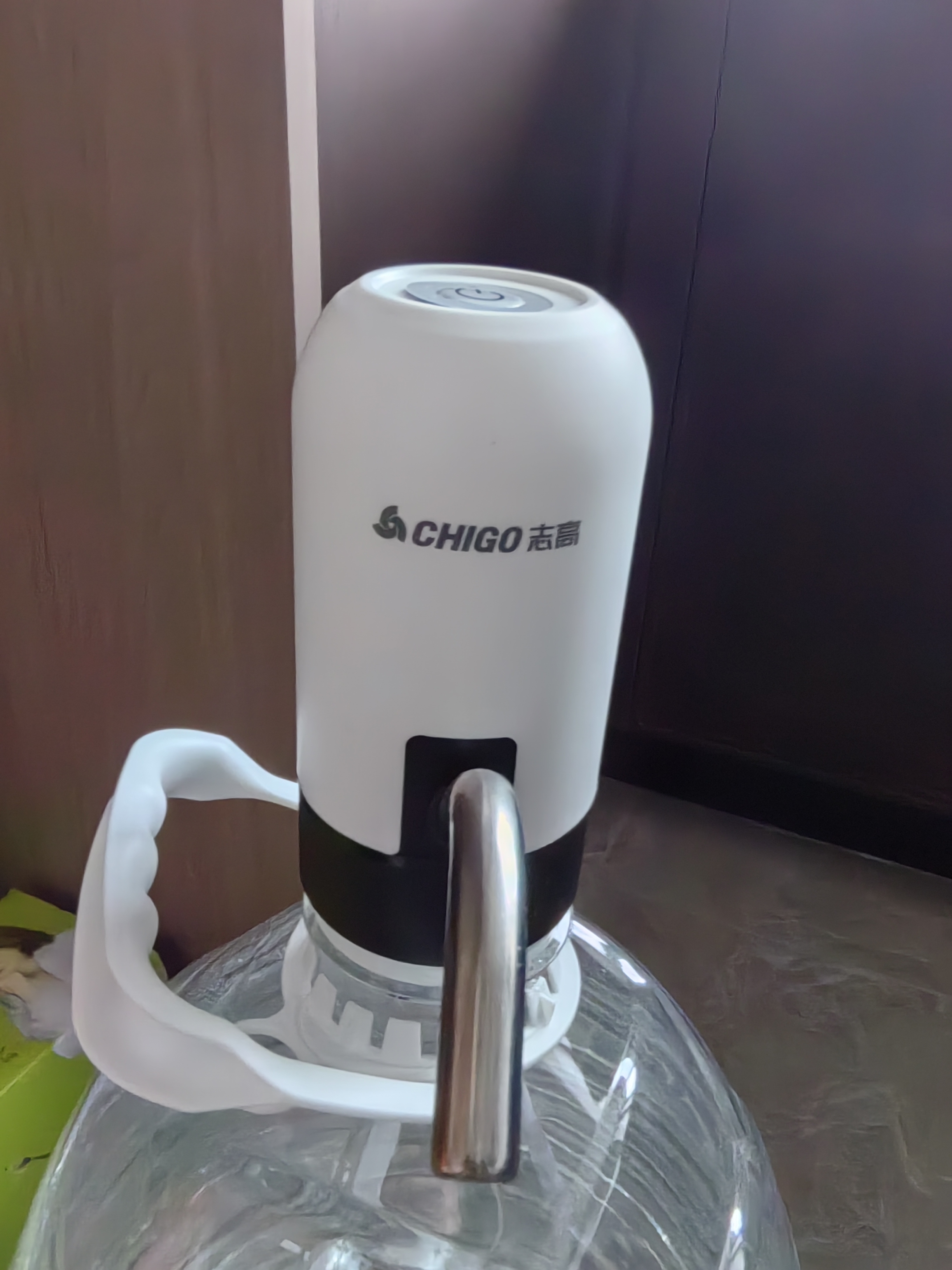 志高（CHIGO）抽水器桶装水纯净水抽水泵 桶装水下置水桶抽水自动上水器801 实拍图