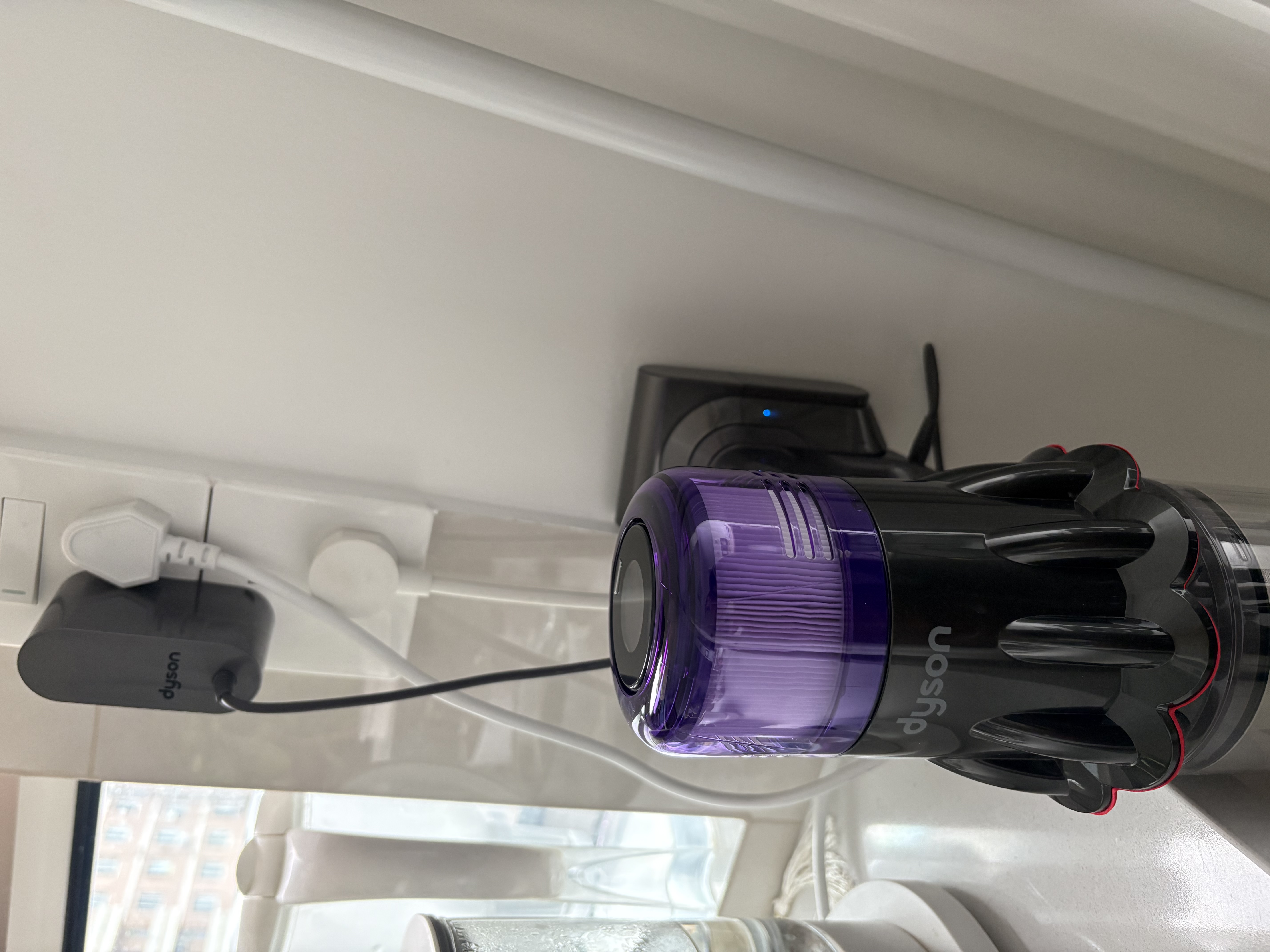 戴森（DYSON）【轻量升级新品】V9手持无线吸尘器除螨除菌 家庭适用 实拍图