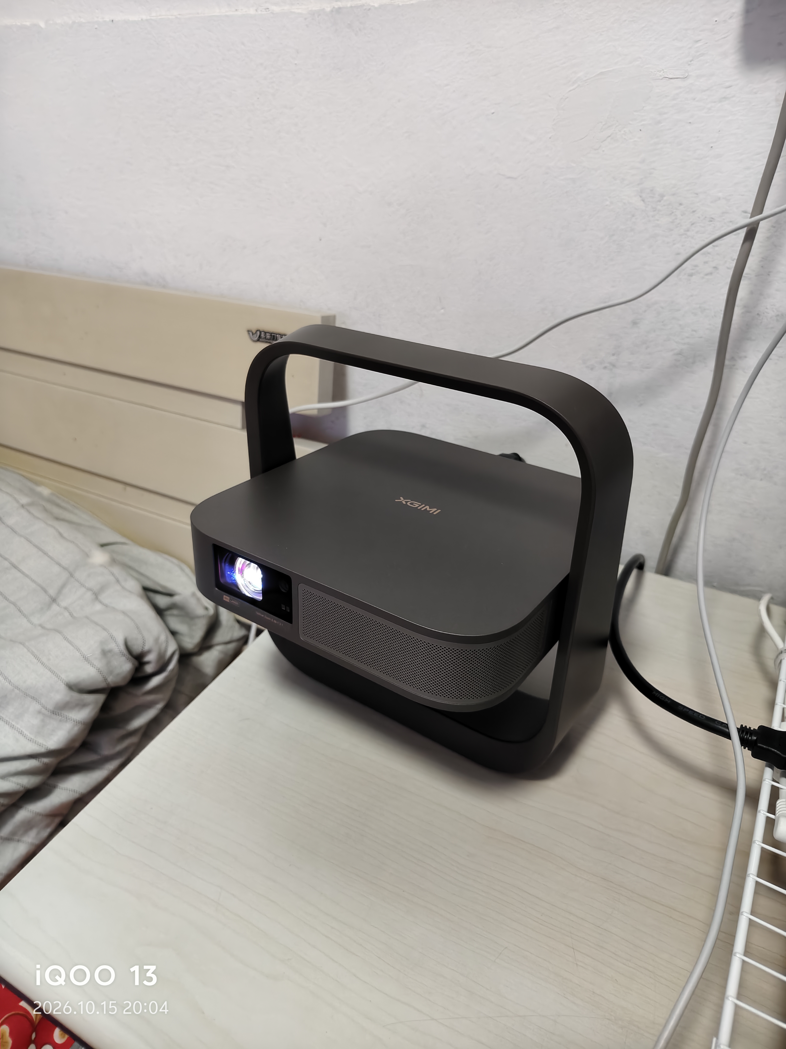 极米（XGIMI）Z9X 4K 高亮版 升级1600CVIA 轻薄4K光学变焦三色激光投影 家用投影仪办公会议无线投屏国家补贴 实拍图