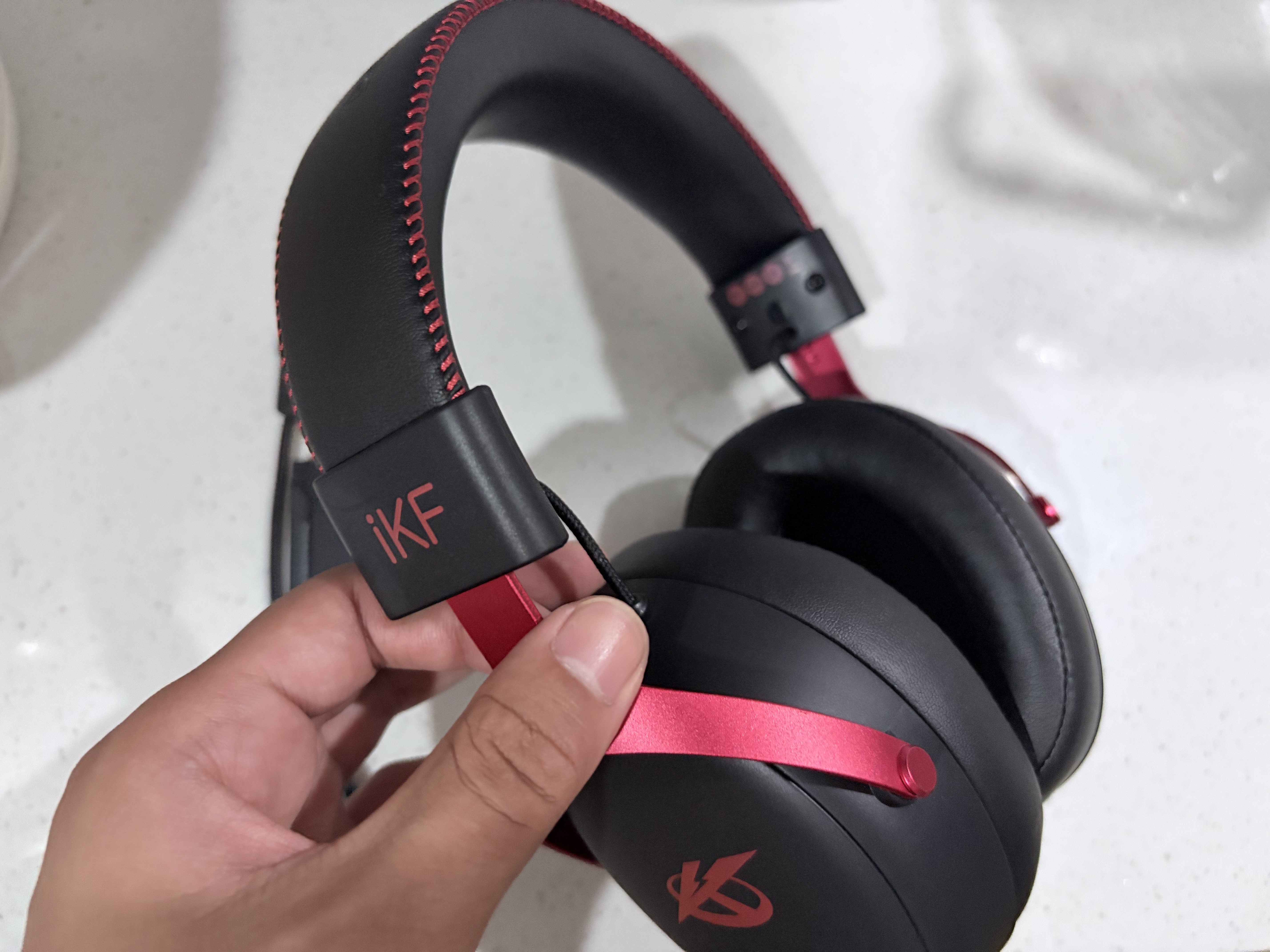 iKF V11 Pro2.0四模游戏耳机头戴式无线FPS专用驱动7.1声场三角洲听声辨位可视化接收器 黑红色 实拍图