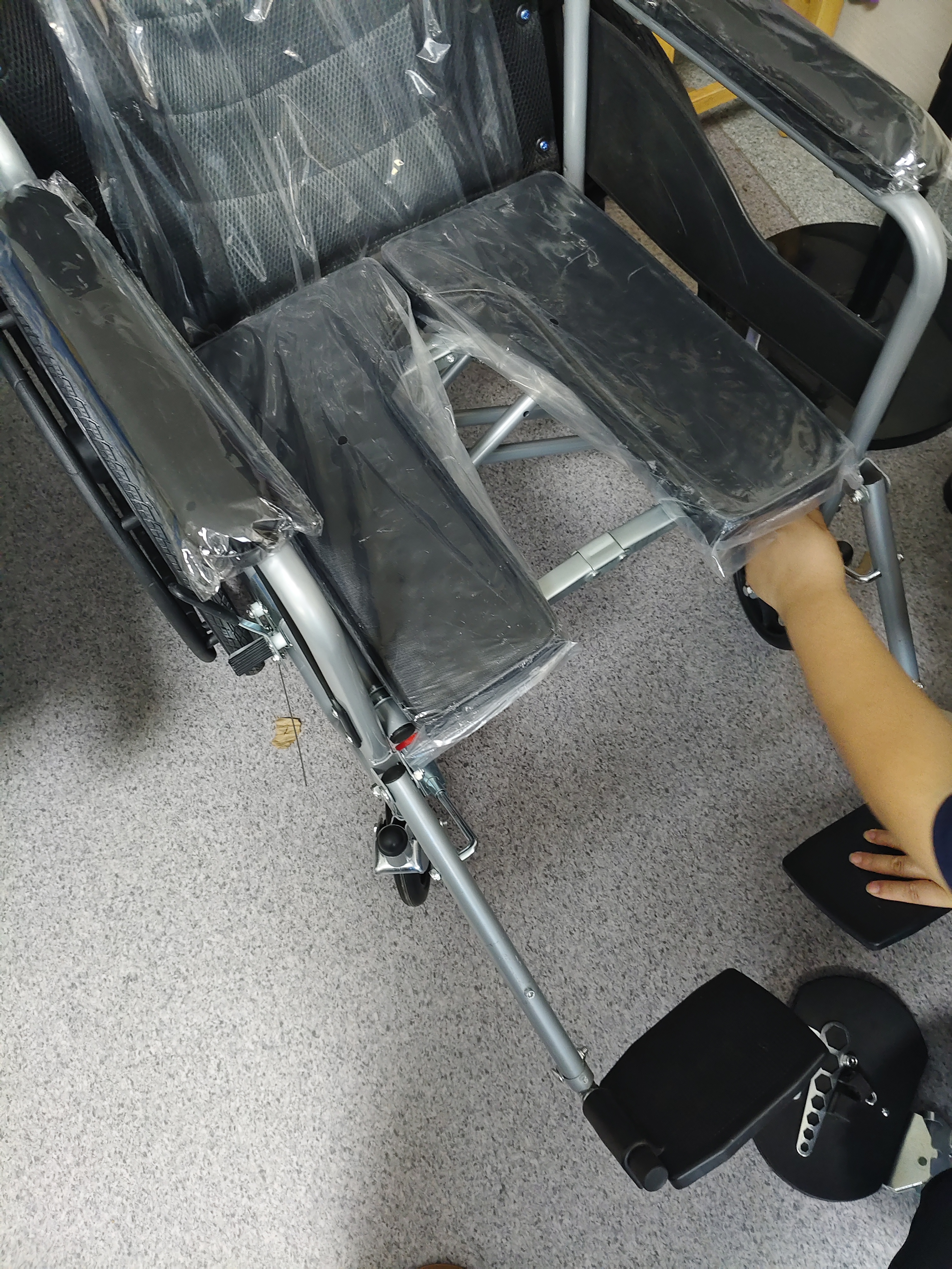 衡互邦 轮椅折叠带坐便 全躺老人便携旅行轻便手动 轮椅车 升级液压一体轮全躺款【行业热销】 实拍图