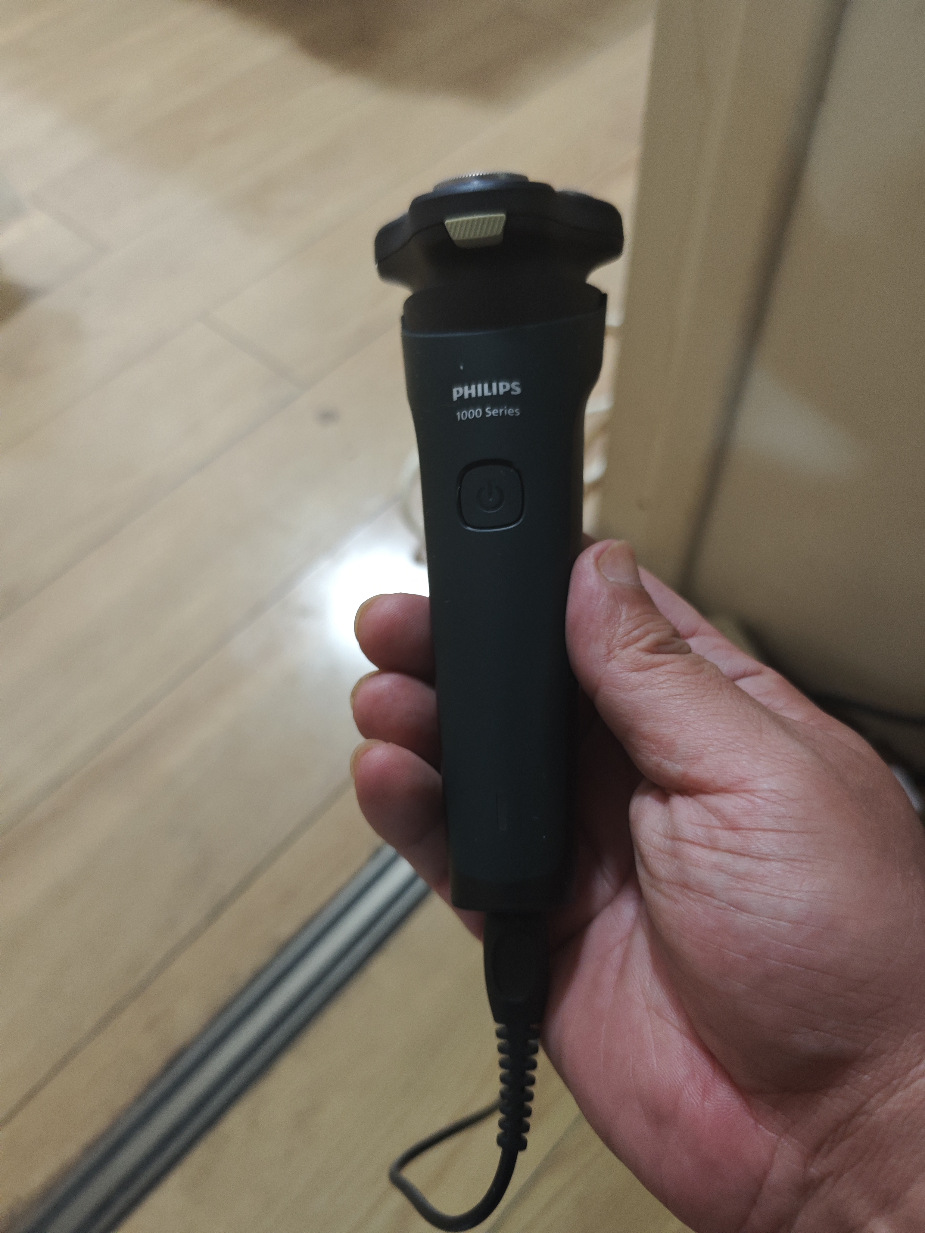 飞利浦新款自营男士电动剃须刀新一代旋风1系刮胡刀 风驰切剃3D浮动刀头 生日礼物送男生老公 实拍图