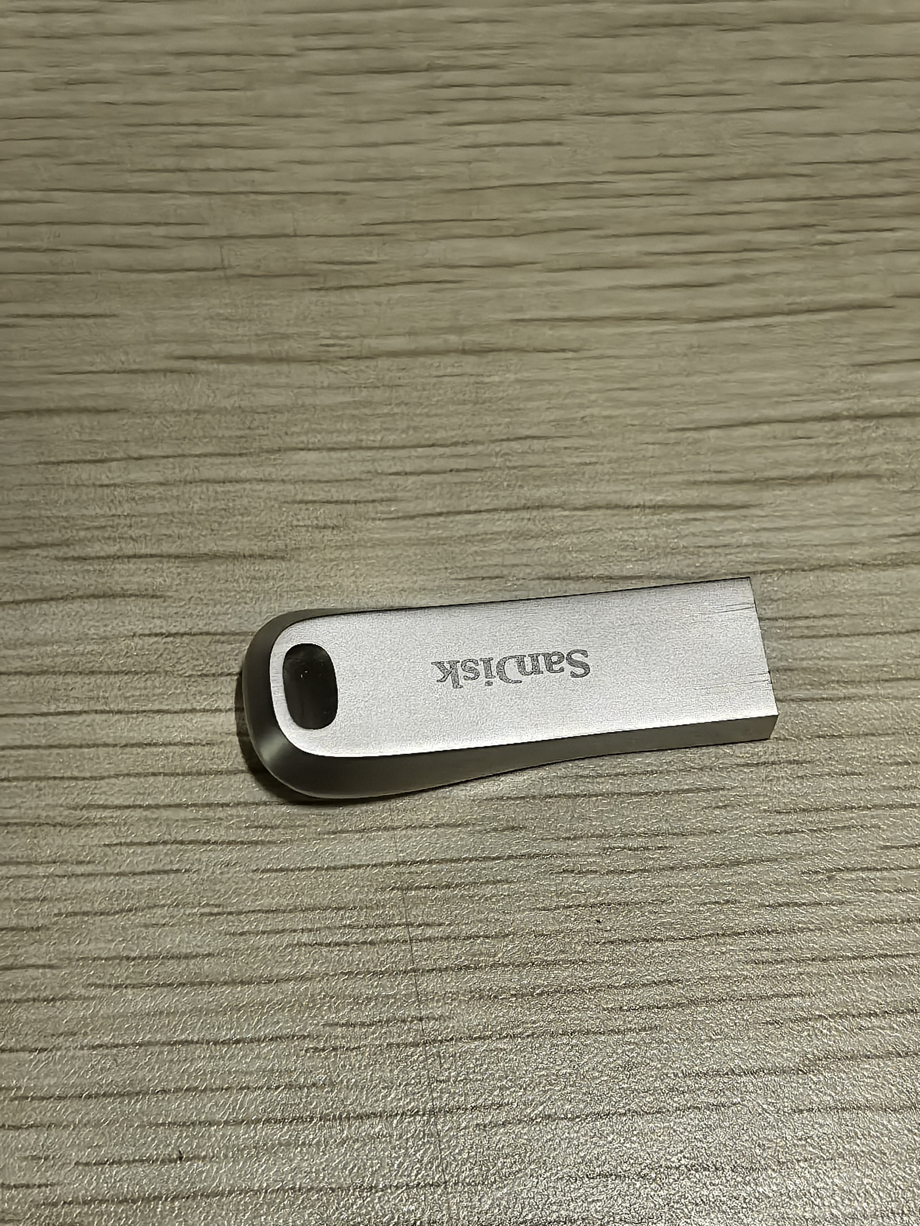 Sandisk闪迪64GB USB3.2 U盘 CZ74 读速高达300MB/s 金属高速u盘 安全加密 学习办公投标大容量优盘 实拍图