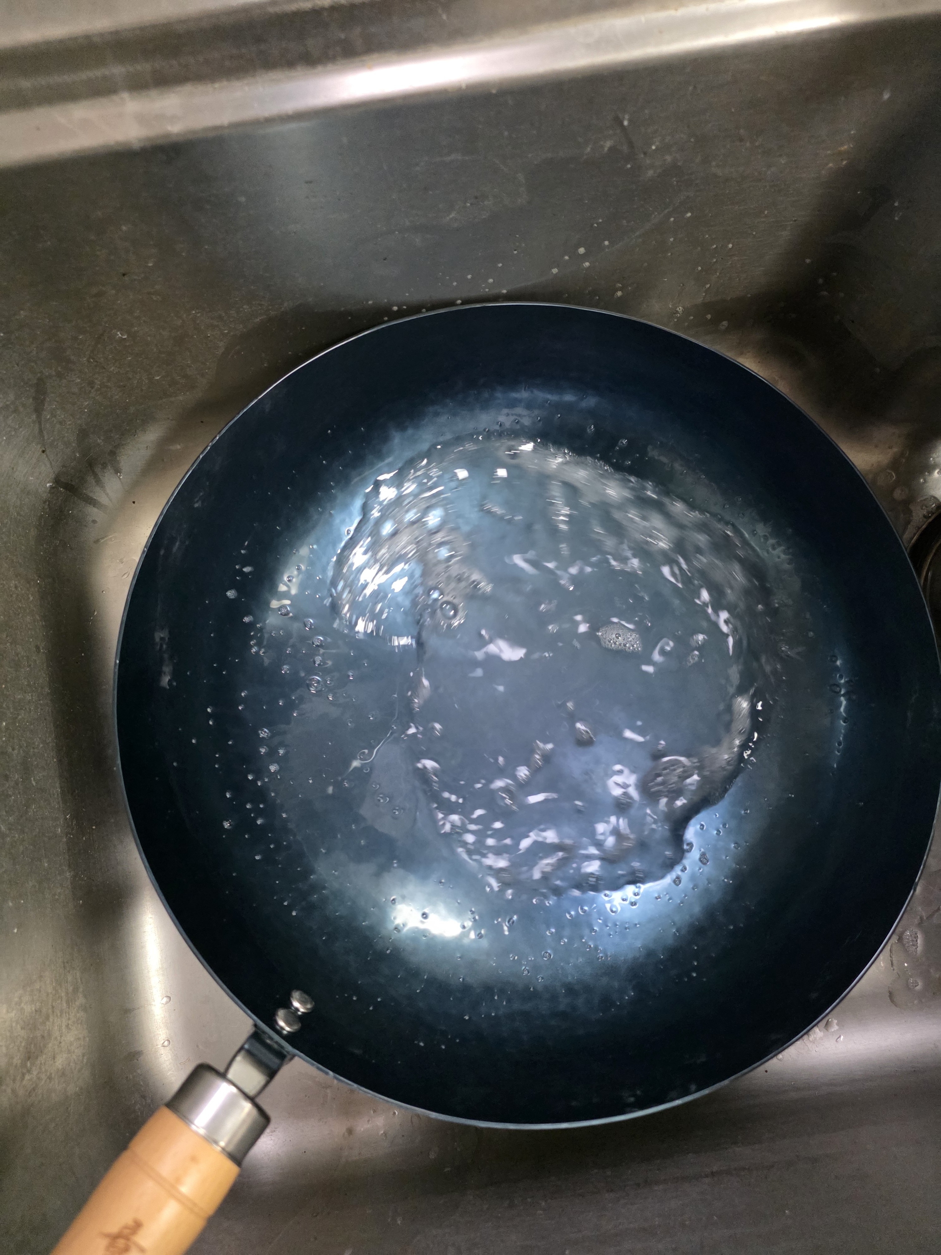 章丘铁锅正宗手工锻打铁锅无涂层物理不粘锅炒锅老式家用炒菜锅厨具轻音 标准版古法烤蓝（已干烧）不含盖 32cm 实拍图