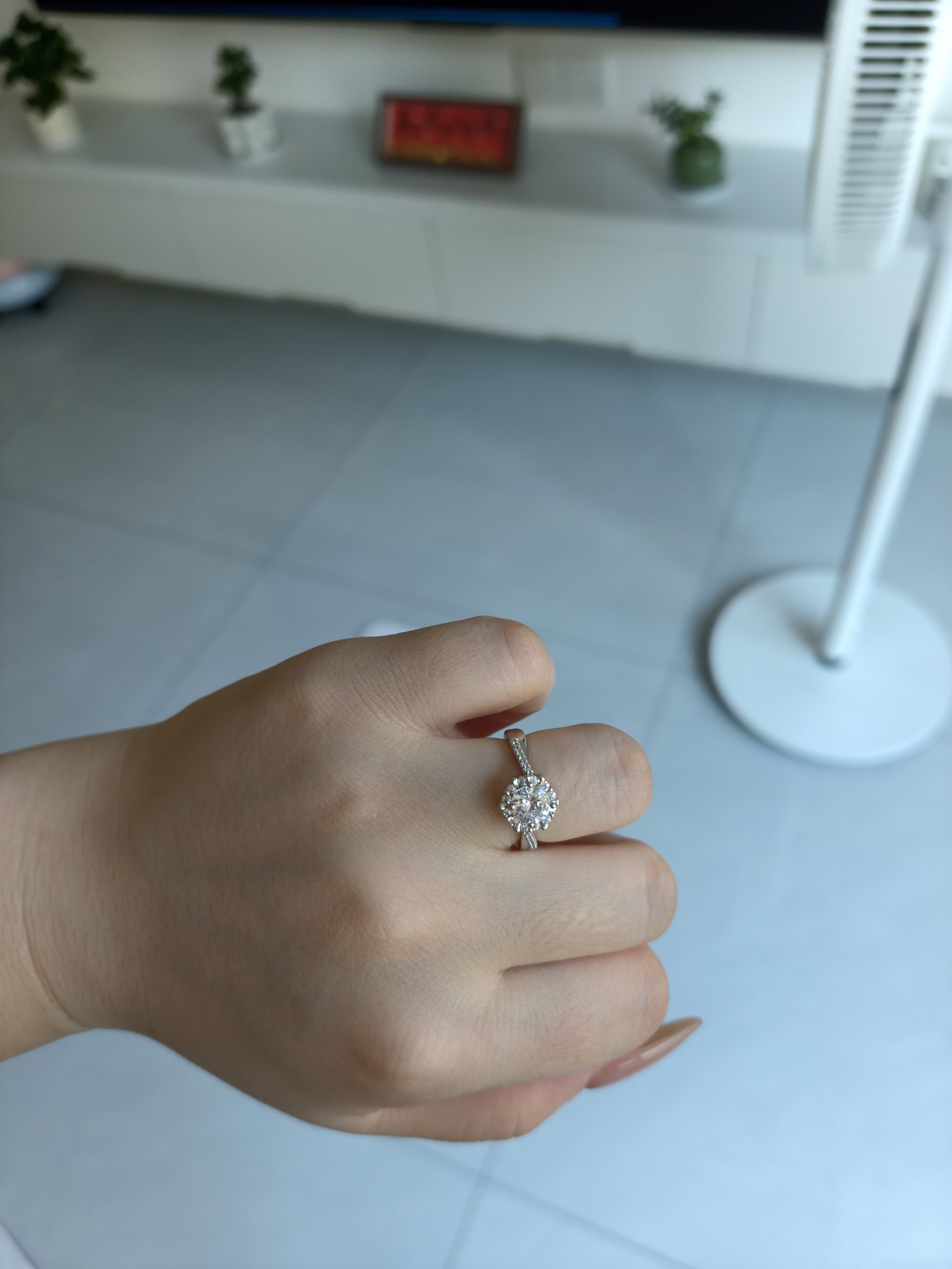 京霁 结婚戒指婚戒对戒仿真假戒指婚礼道具钻石戒指开口可调节求婚戒 星织仿真钻戒一对【2个单戒盒】 实拍图