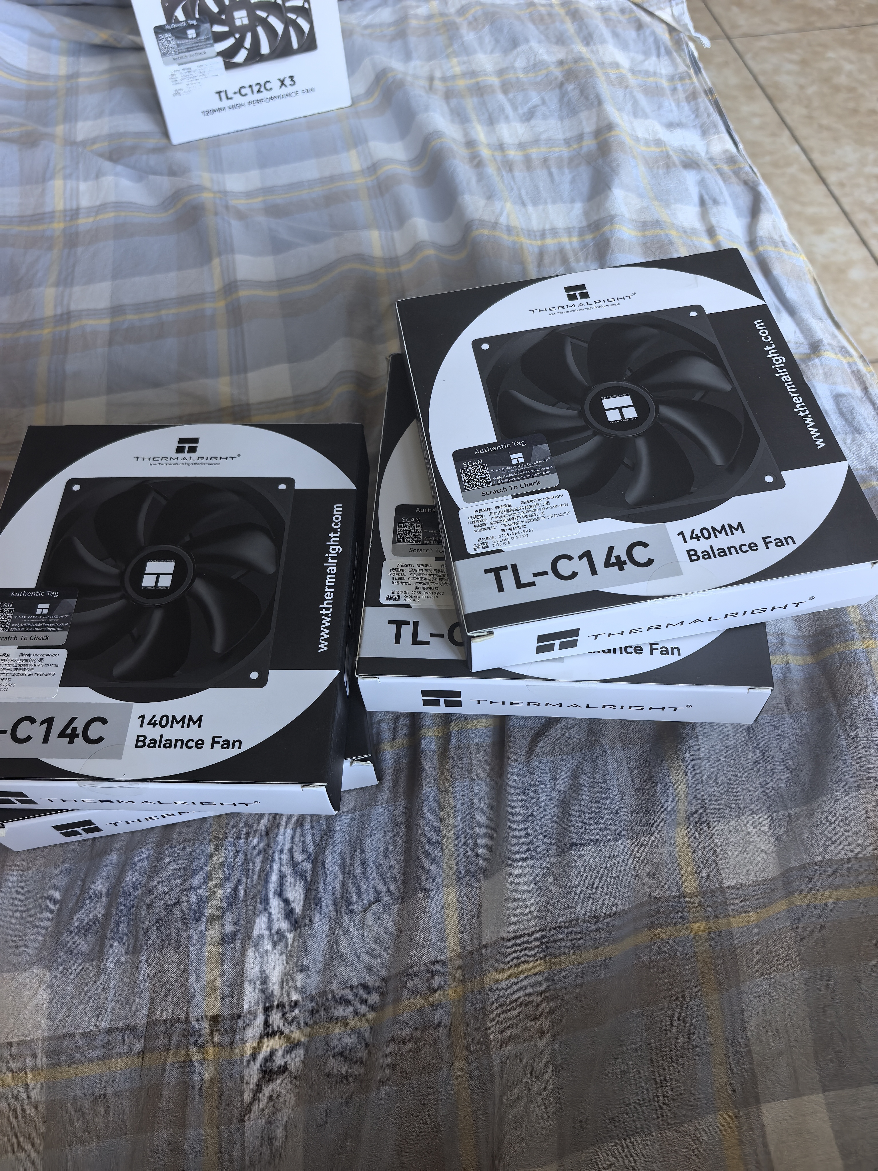 利民（thermalright）TL-C14C 黑色14cm机箱风扇 经典磁稳S-FDB轴承 4PIN PWM 调速风扇 实拍图