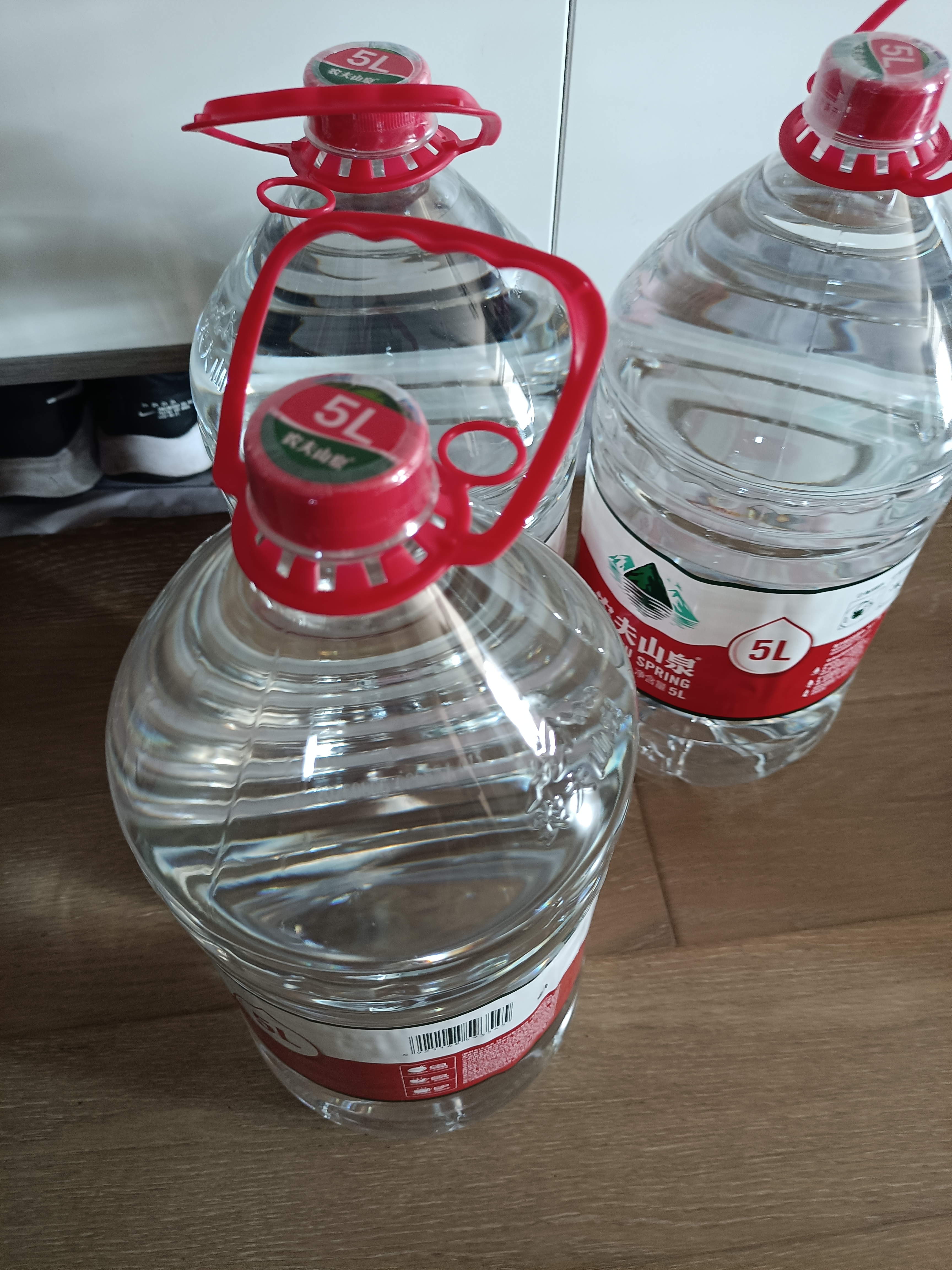 农夫山泉饮用水 饮用天然水5L*4桶 整箱装 桶装水塑膜随机包装 实拍图