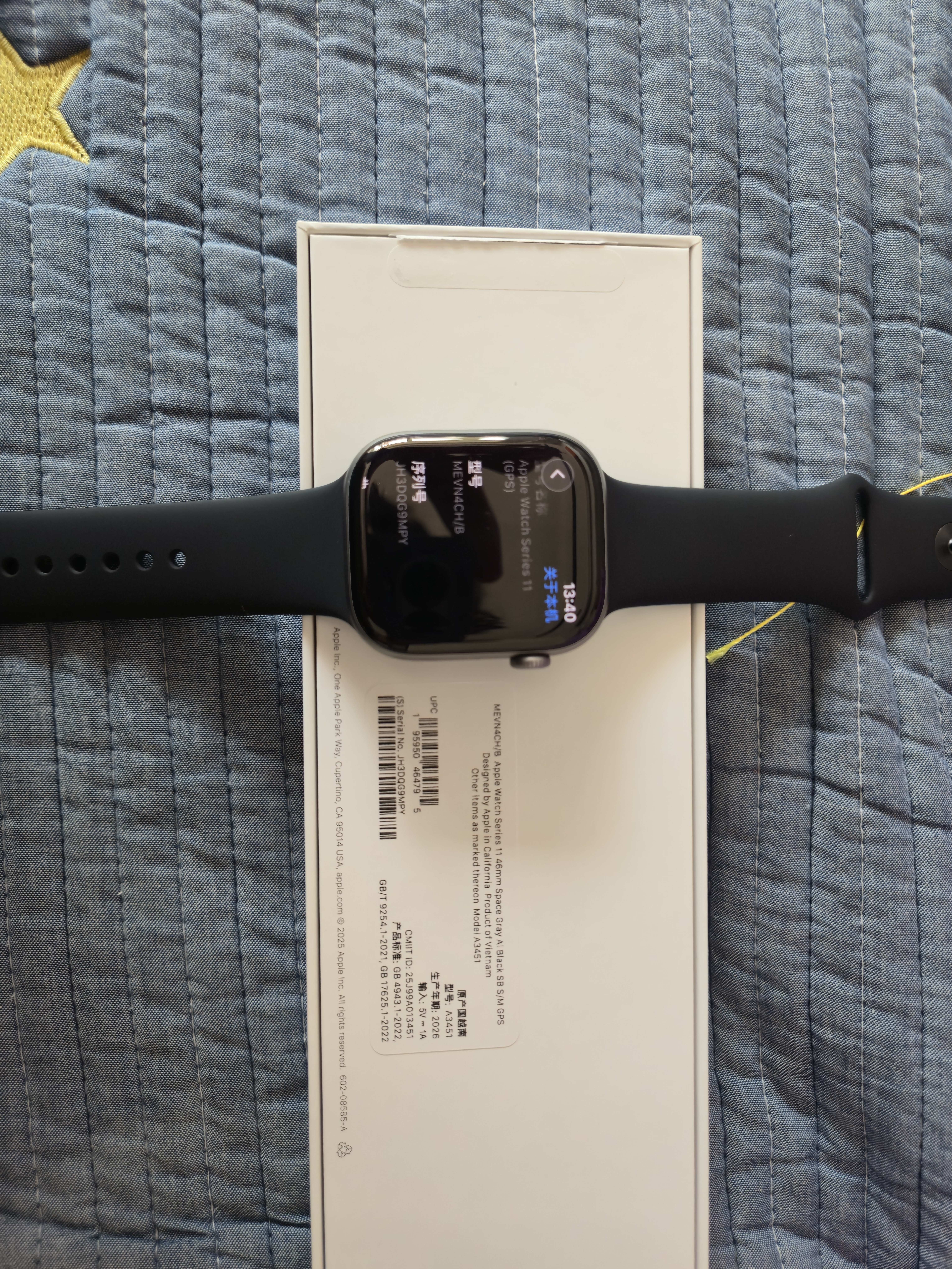 Apple/苹果/苹果 Watch S11 智能手表GPS款46毫米深空灰色铝金属表壳黑色运动型表带S/M MEVN4CH/B 实拍图
