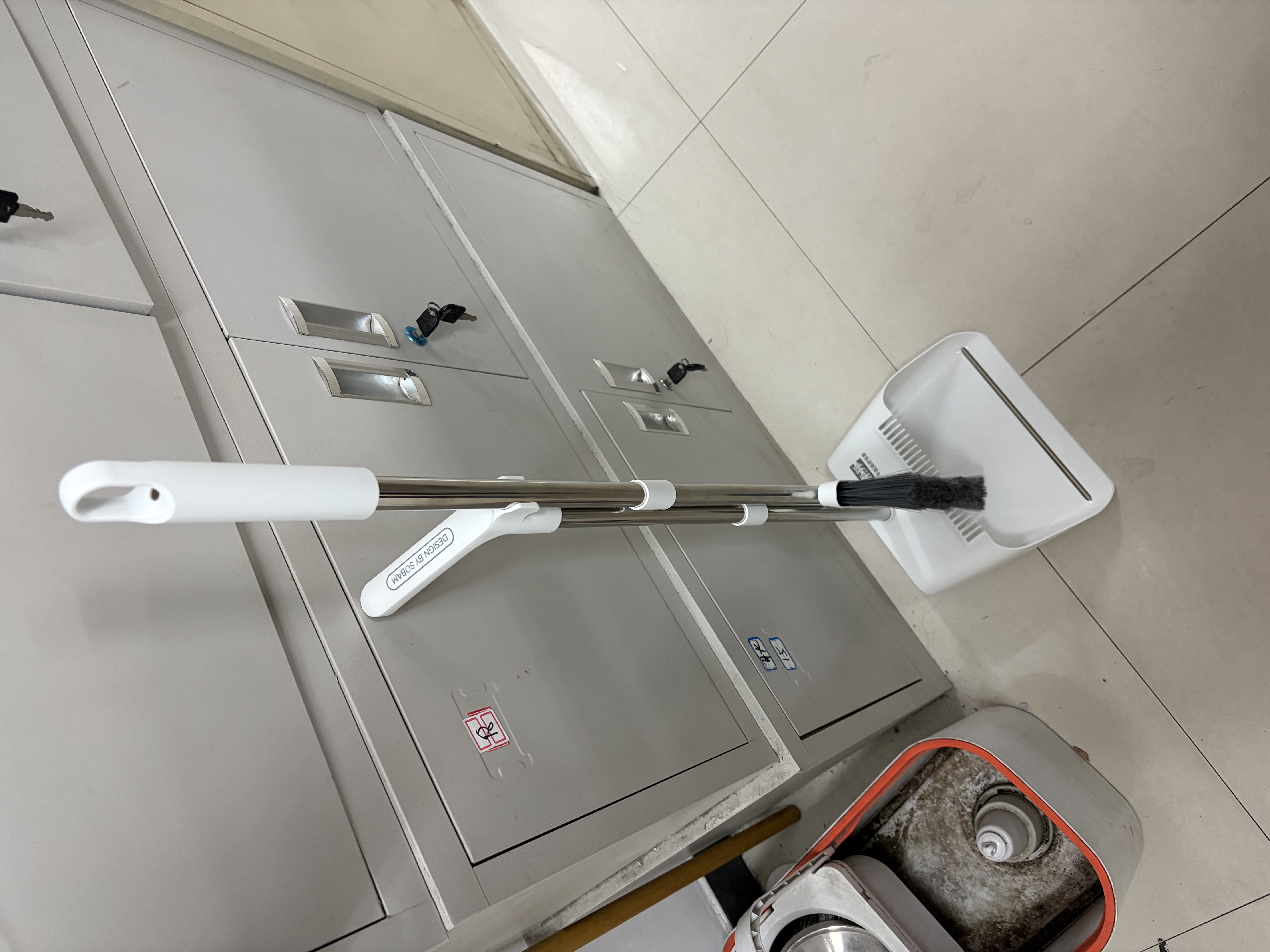 索邦扫把簸箕套装可旋转扫把防风梳齿簸箕防缠头发套扫暖白色 实拍图