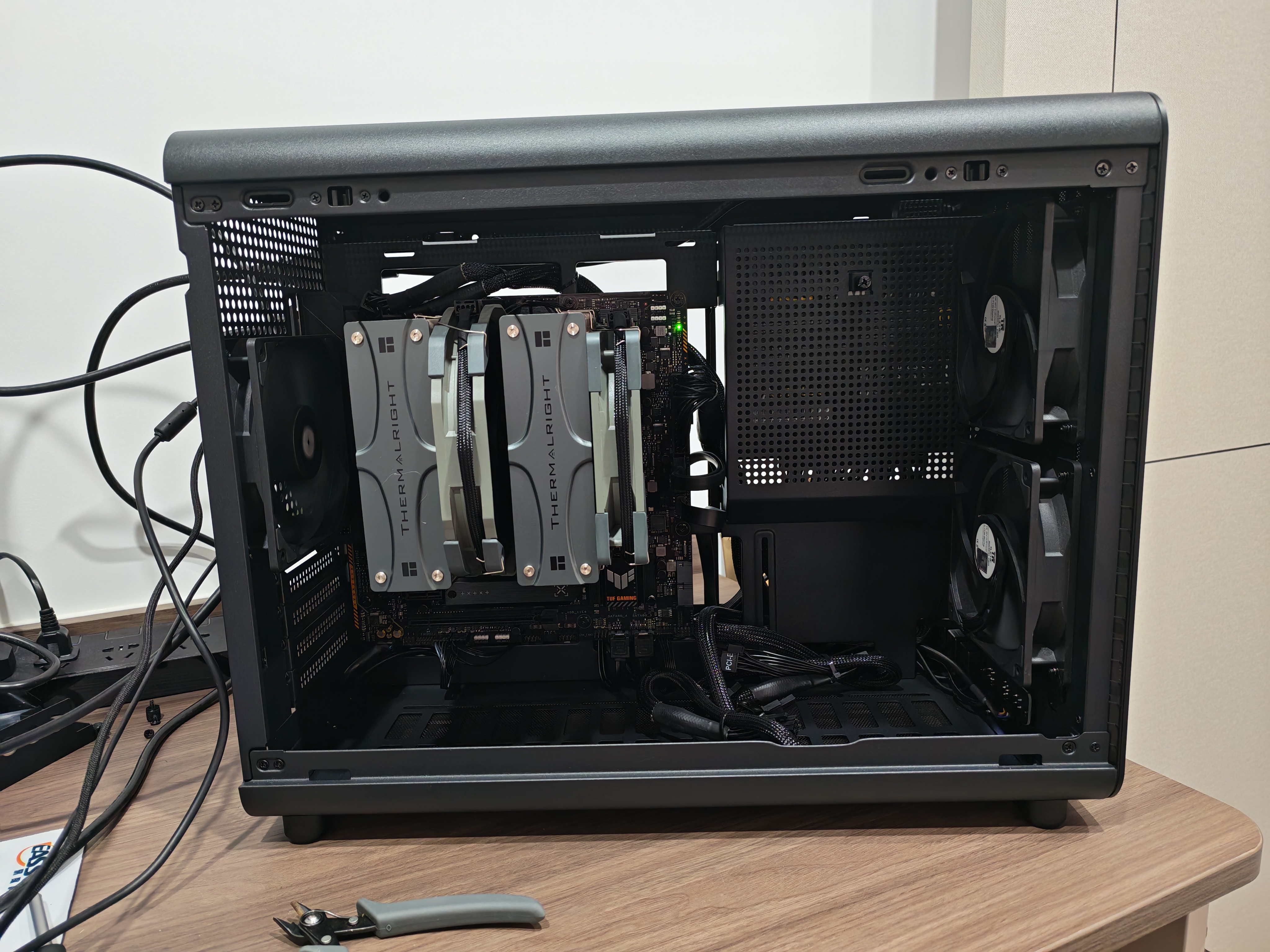 利民（thermalright）TL-C12C 黑色12cm入门级风压扇 经典磁稳S-FDB轴承 50CM 4PIN串接PWM接头 1550转速 实拍图