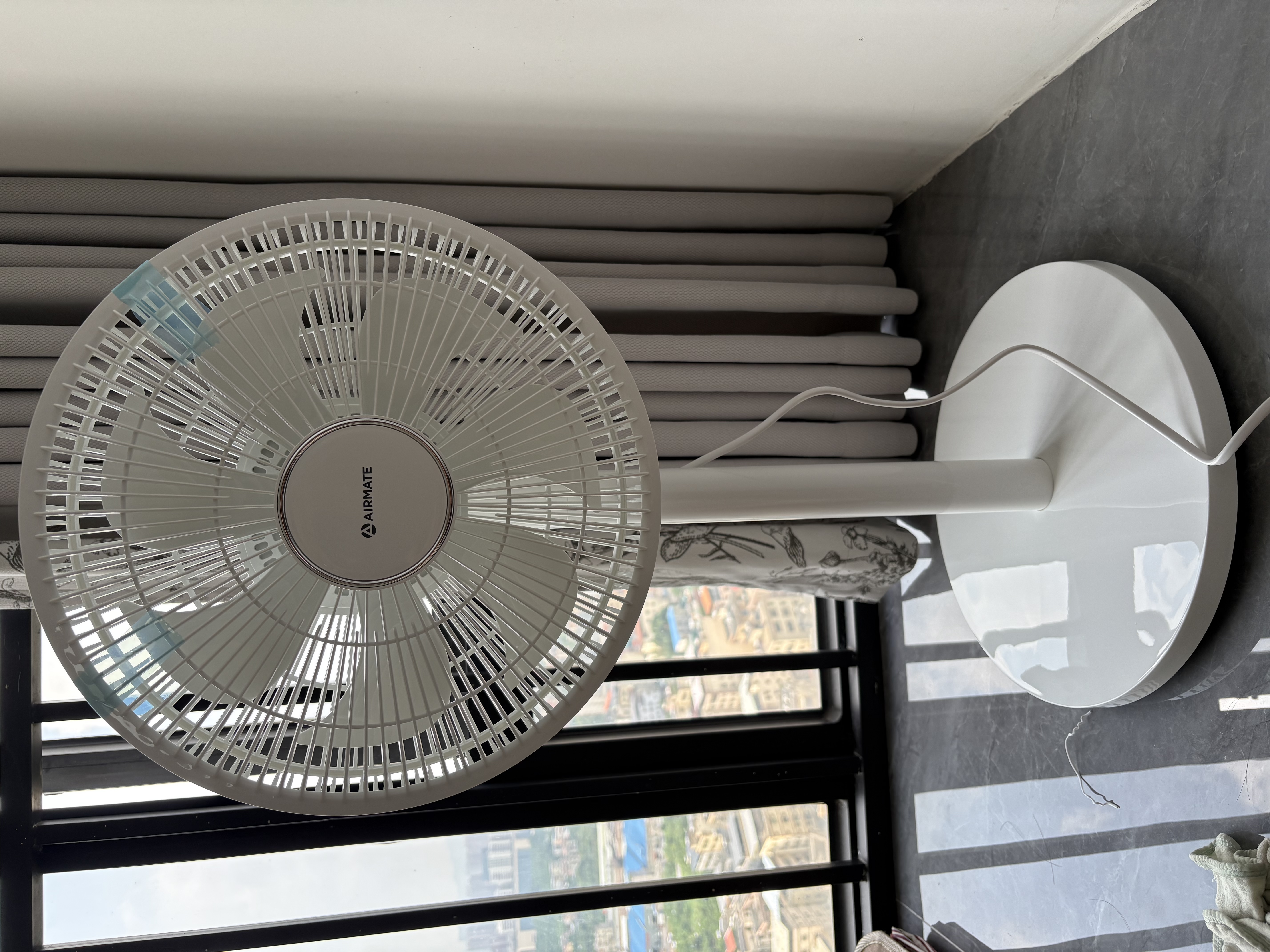 艾美特（AIRMATE）直流变频风扇落地扇一级能效轻音家用卧室客厅办公室空气循环扇遥控节能台式桌面电风扇FS30-RD121 实拍图