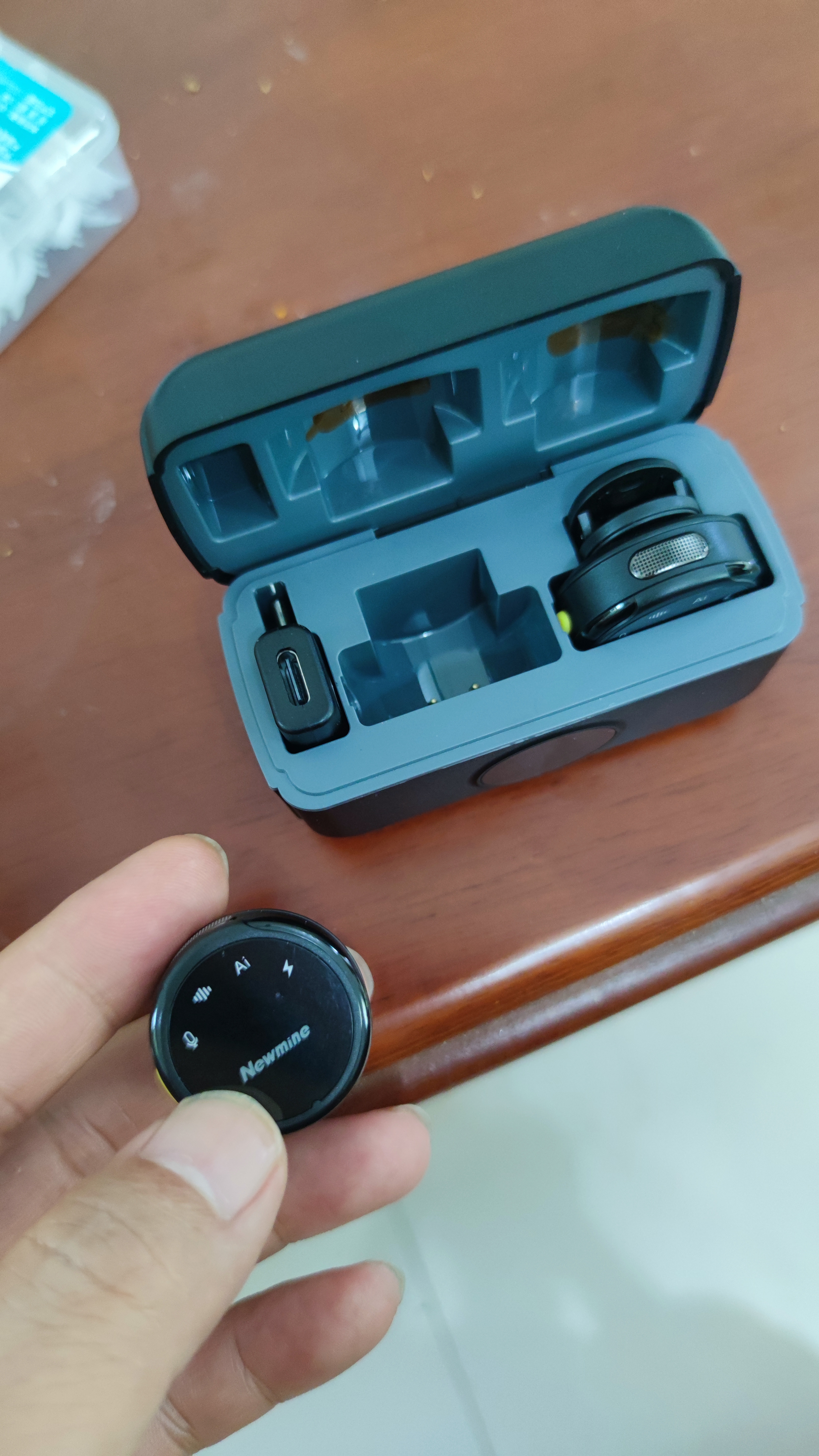 纽曼【新品】MC259 pro直播麦克风无线领夹收音麦主播专用降噪采访录音收音麦一拖二Type-C版 实拍图