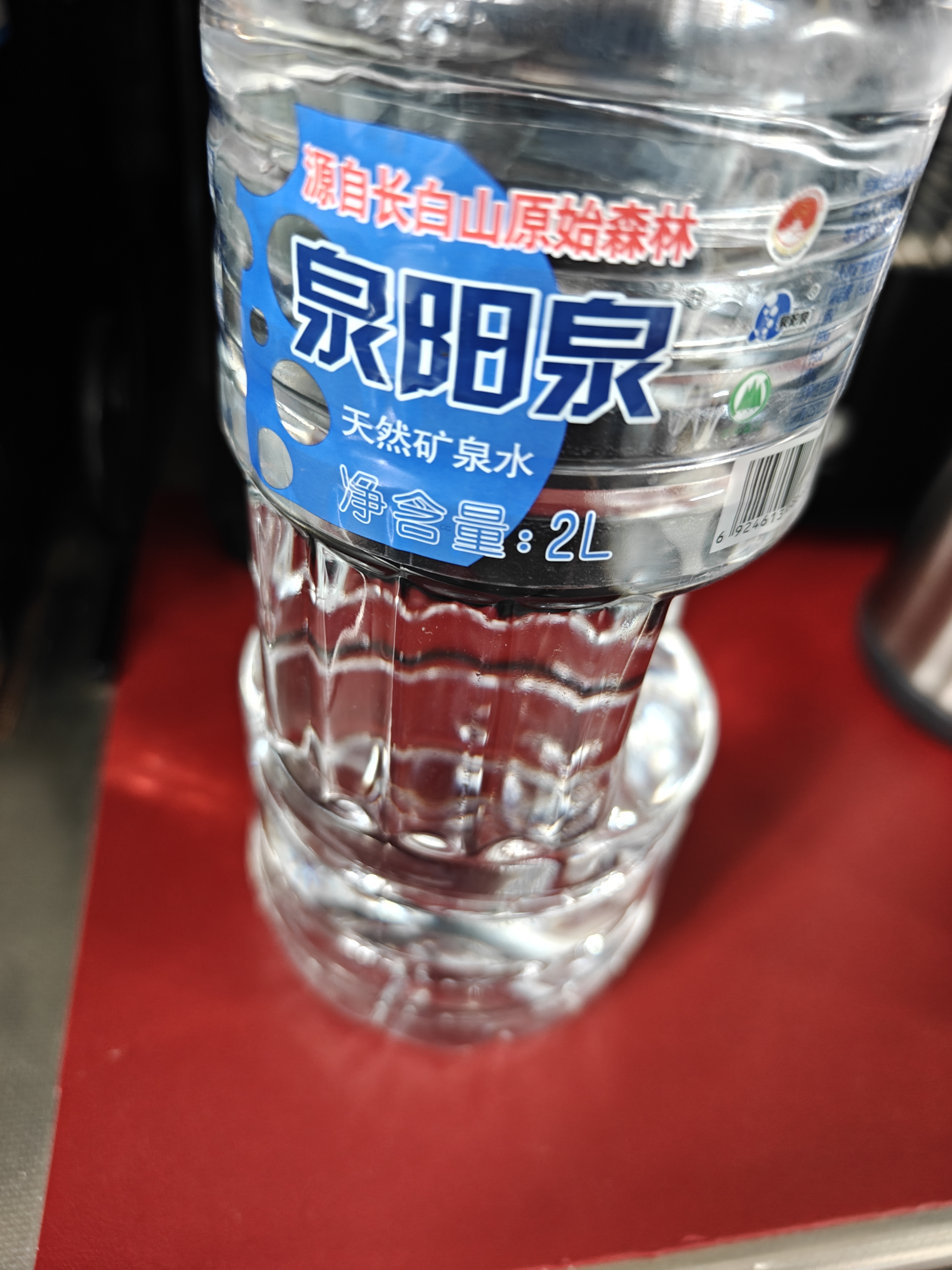 泉阳泉（QUANYANGQUAN）长白山天然矿泉水 大桶装 家庭用水 2L*6桶 整箱塑包装 实拍图