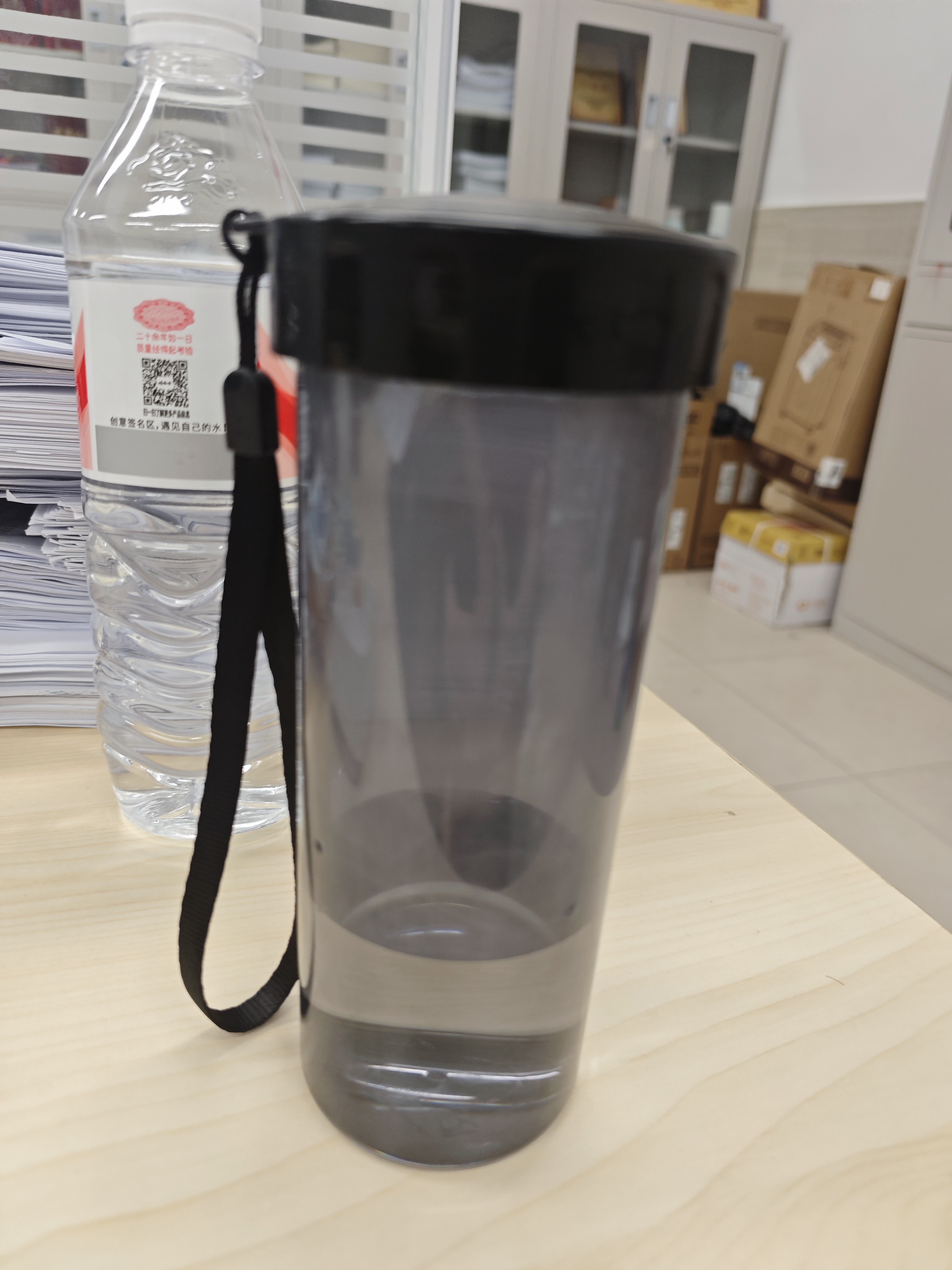 特百惠（Tupperware）莹彩430ml塑料杯男女士学生运动水杯子大容量泡茶杯 酷炫黑 实拍图