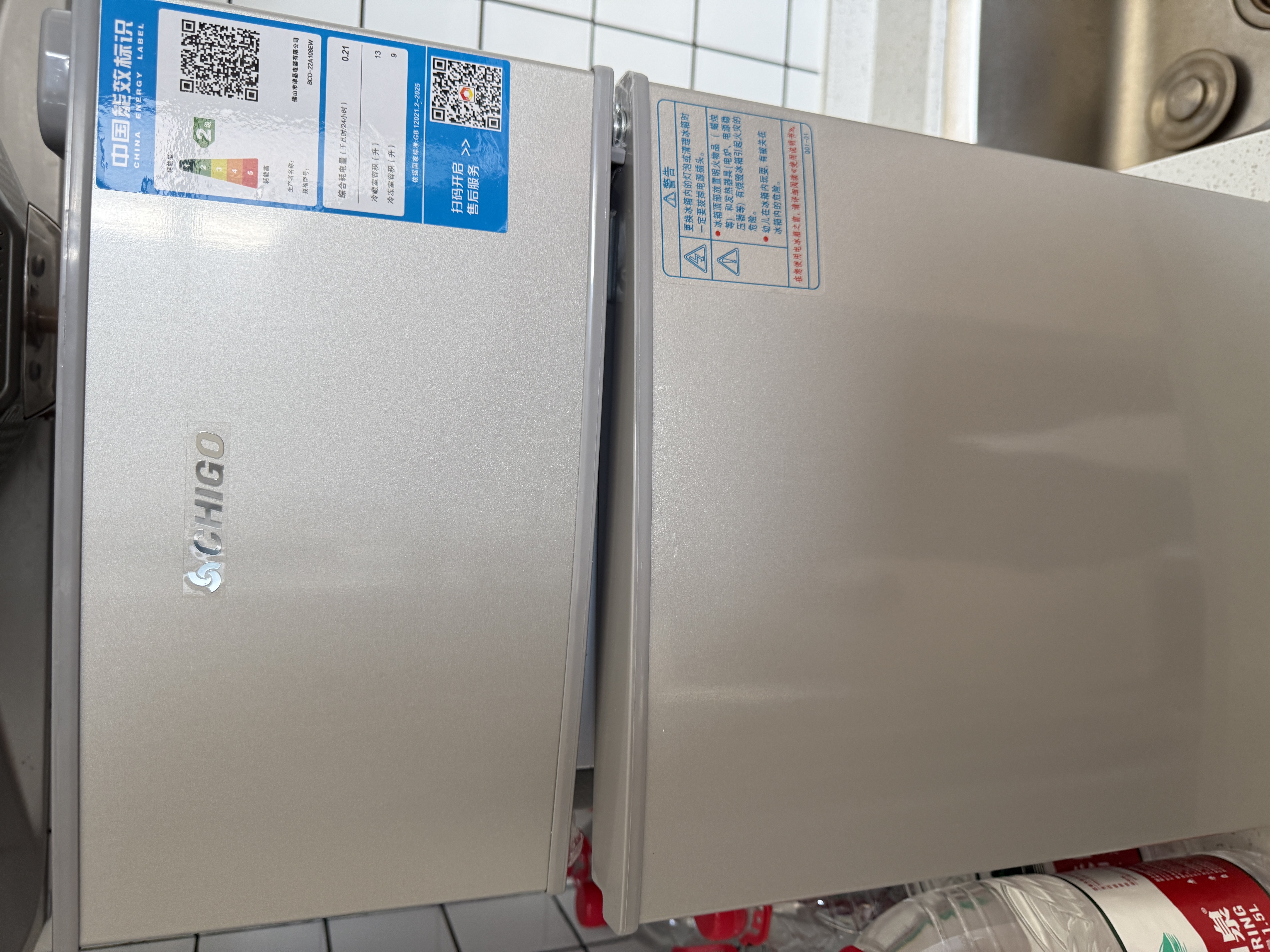 志高（CHIGO）小冰箱迷你小型家用冷藏冷冻两用宿舍出租房用双门办公室电冰箱节能省电 【店长推荐】108银色【全国联保丨节能省电】 实拍图