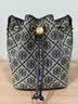汤丽柏琦（Tory Burch）T Monogram 小号tb女包水桶包提花斜挎包海军蓝礼物新款 实拍图