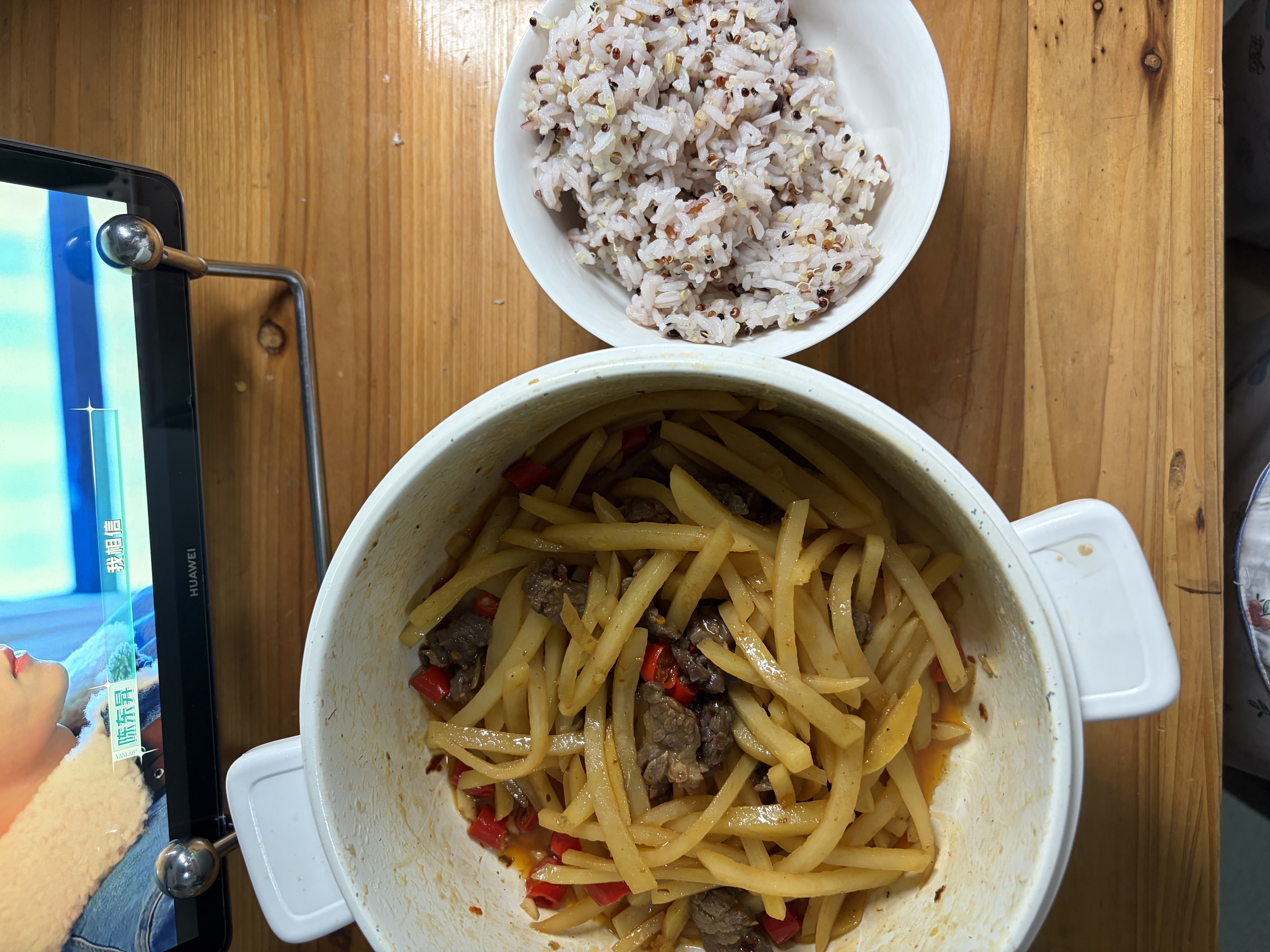 京东京造 一次性碗 食品级塑料碗 耐高温烧烤露营饭盒餐盒400ml【50只】 实拍图