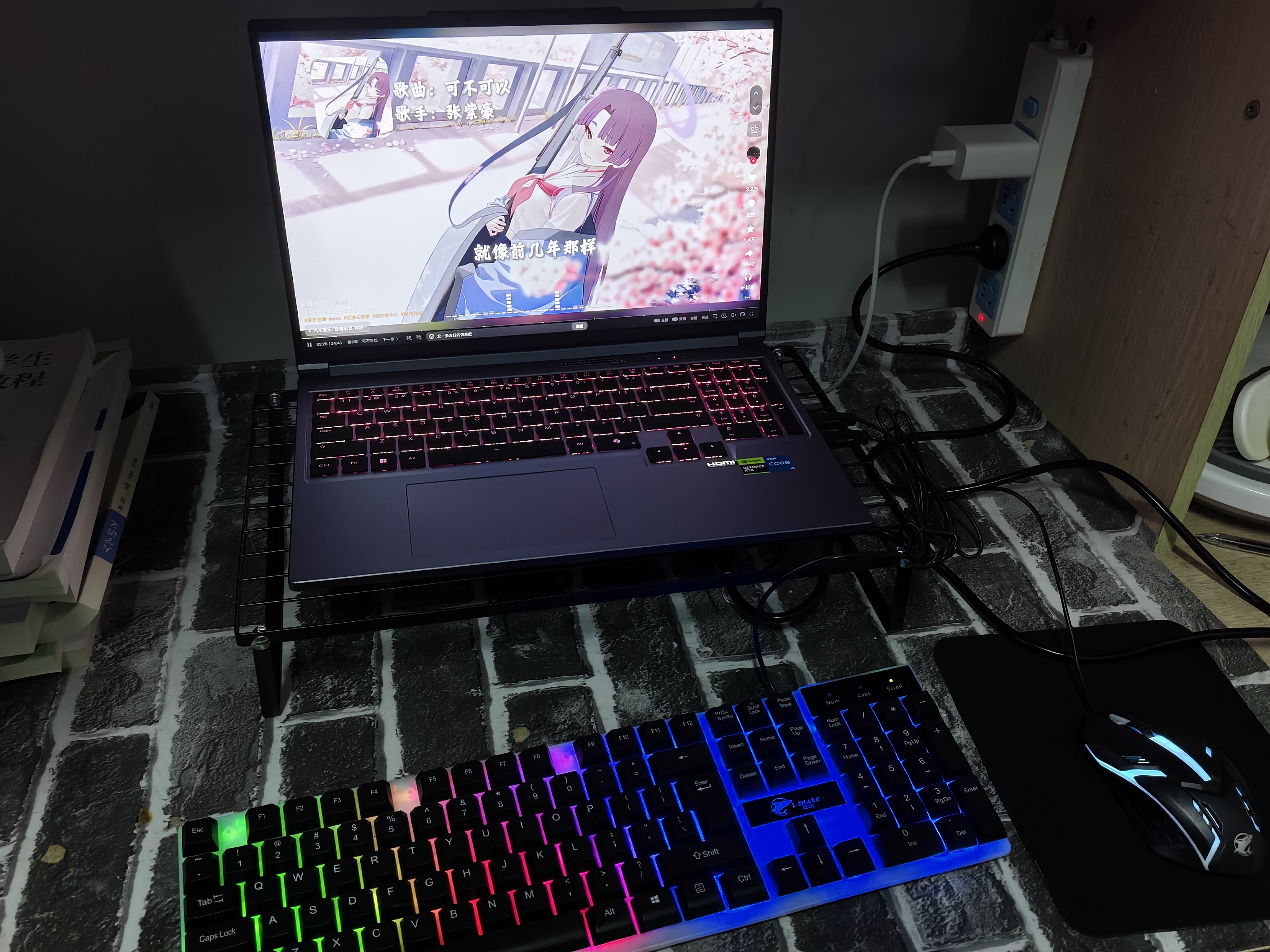 机械革命（MECHREVO）极光X/旷世X 2026款新品满血可选5050/5060/5070/Ti 酷睿HX高性能学生游戏电竞笔记本电脑 旷世X/i5-14450HX/5050/16G+512G/灰 实拍图