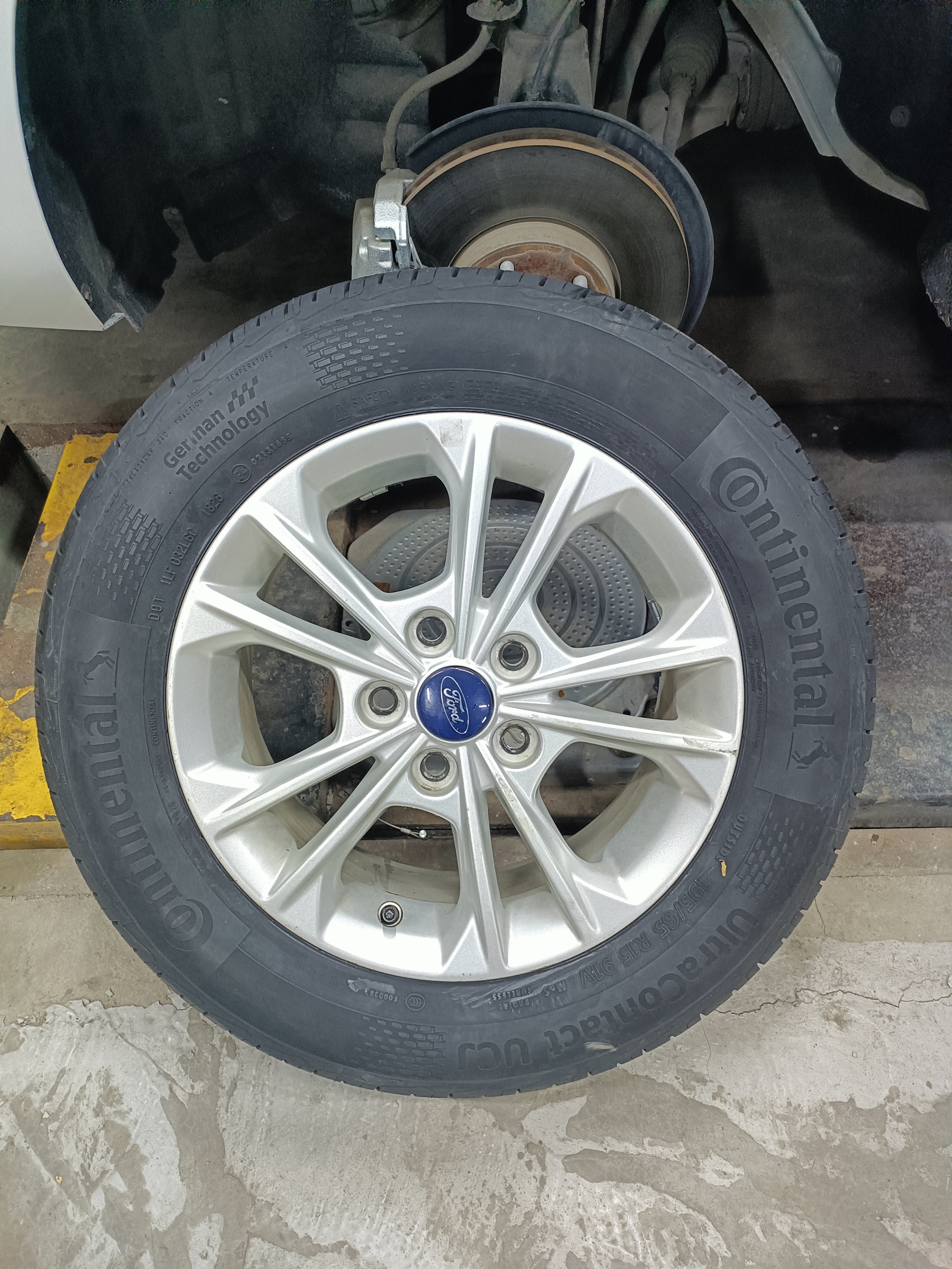 马牌（Continental）汽车轮胎 195/65R15 91V UCJ 适配丰田卡罗拉/雷凌大众朗逸/宝来 实拍图