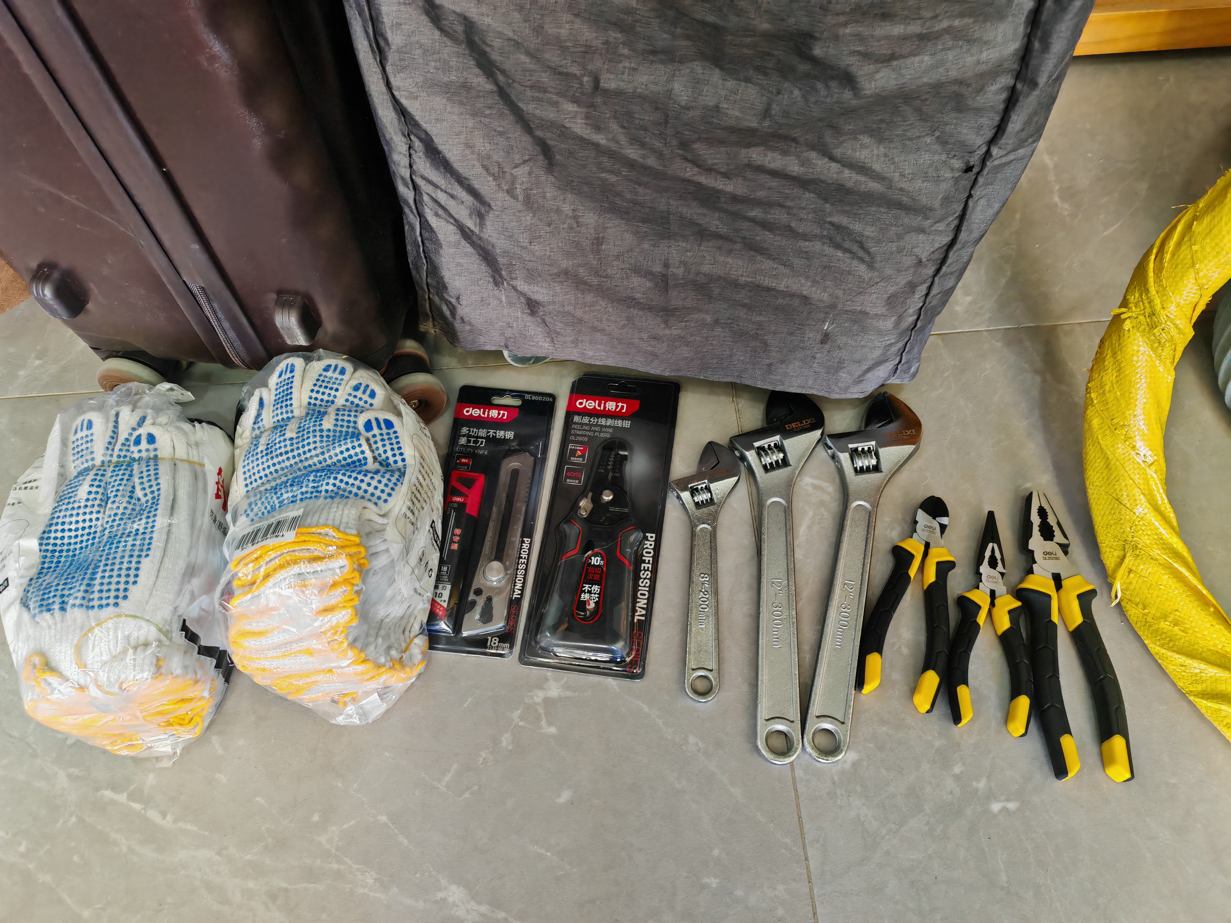 德力西电气（DELIXI ELECTRIC）活动扳手多功能大开口扳子家用工具活口活扳手 8寸 实拍图