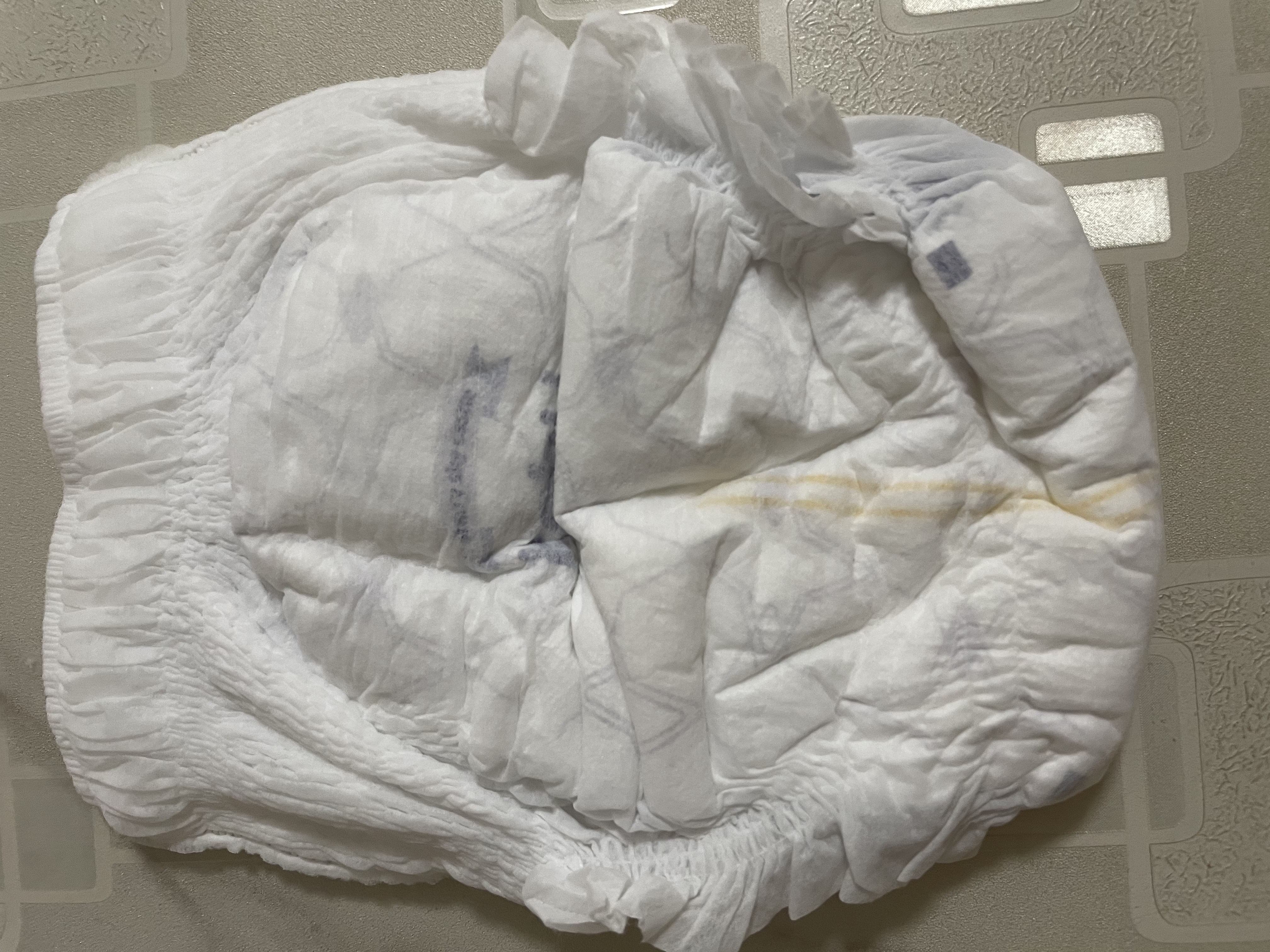 卡布星空城堡系列轻薄透气防漏大吸量纸尿裤婴儿尿不湿新生儿 【便携装】弹拉裤XL码4片(12-17KG) 实拍图