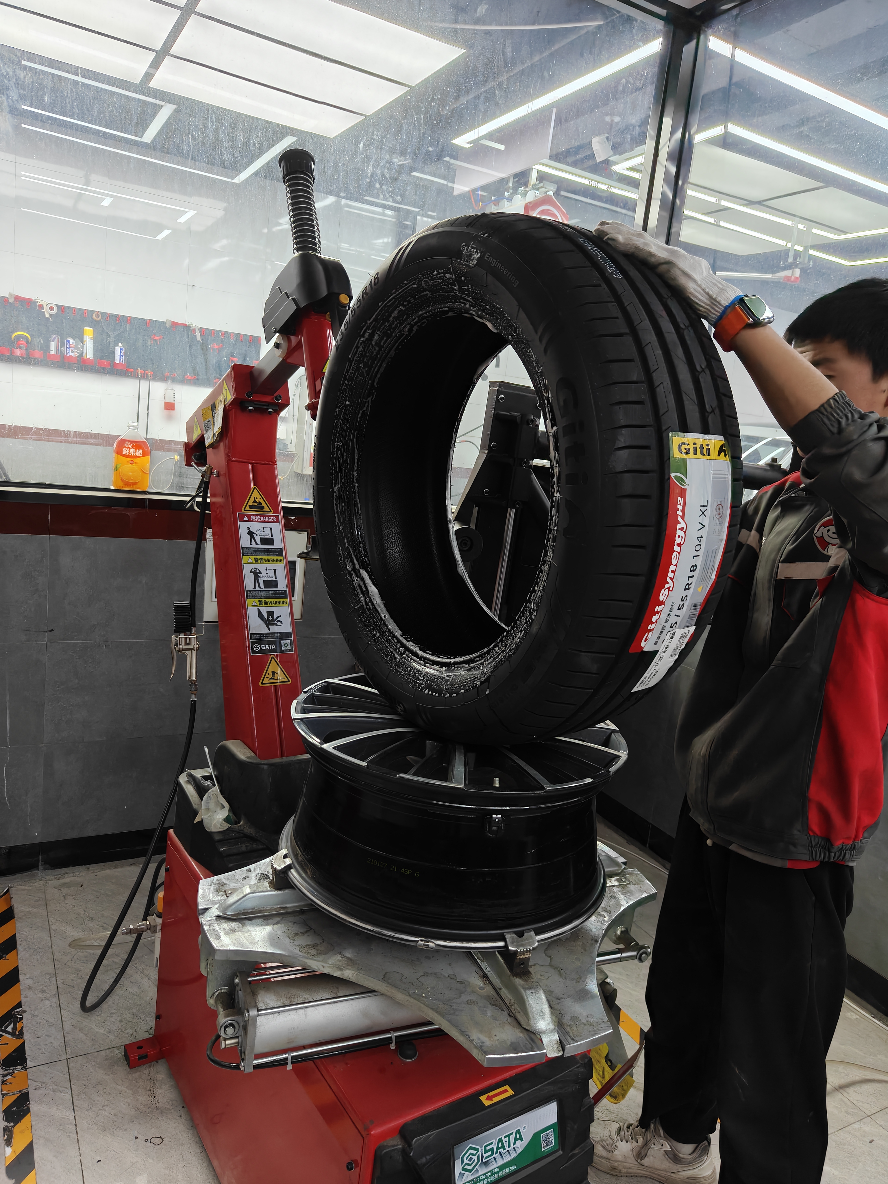 佳通轮胎（Giti）235/55R18 104V GitiSynergy H2 适配 哈弗H2/瑞虎8/大众途观L 实拍图