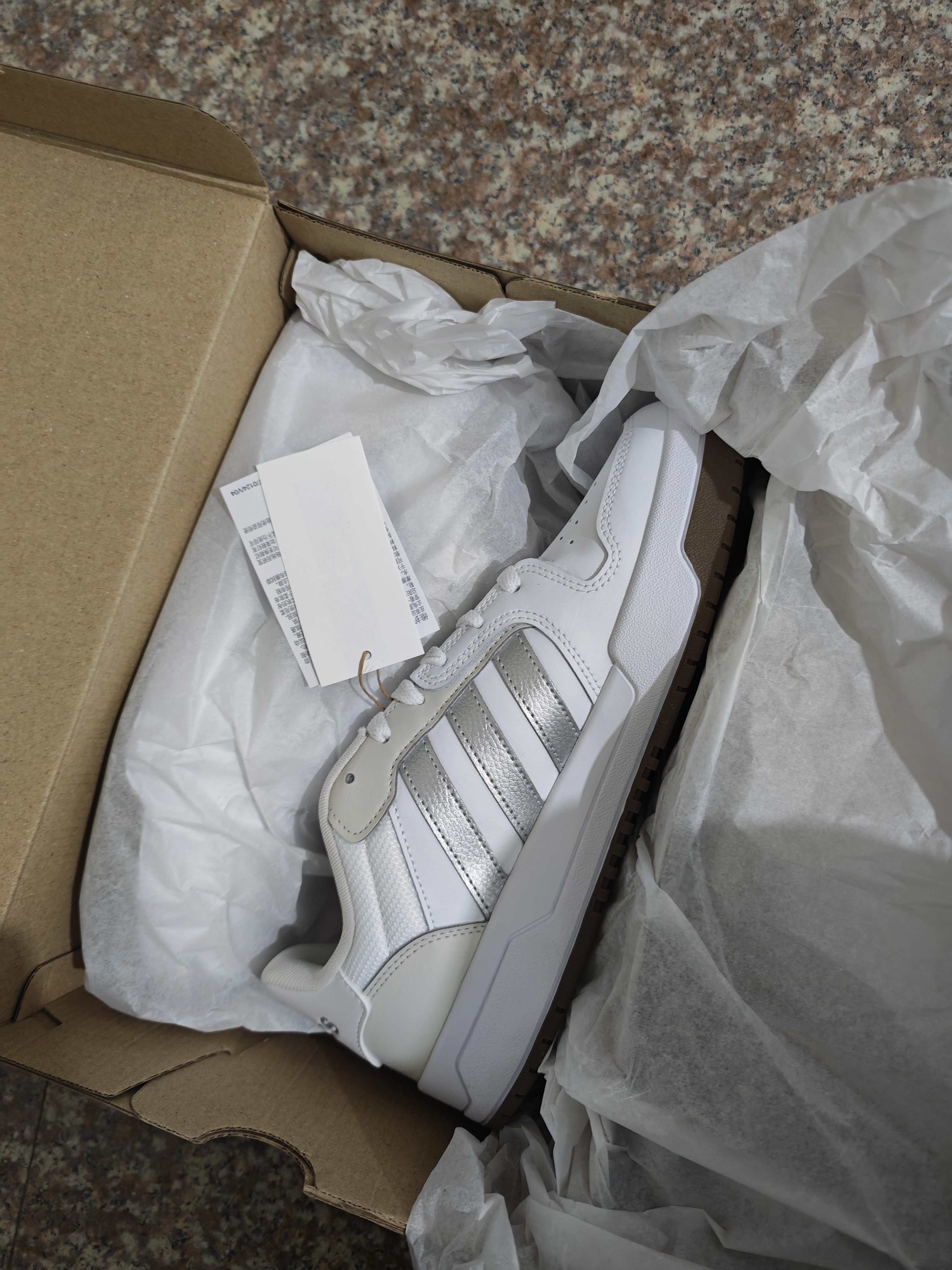 adidas ENTRAP美式校园风运动鞋少年感复古篮球风板鞋阿迪达斯   白色/金属暗银   38 实拍图