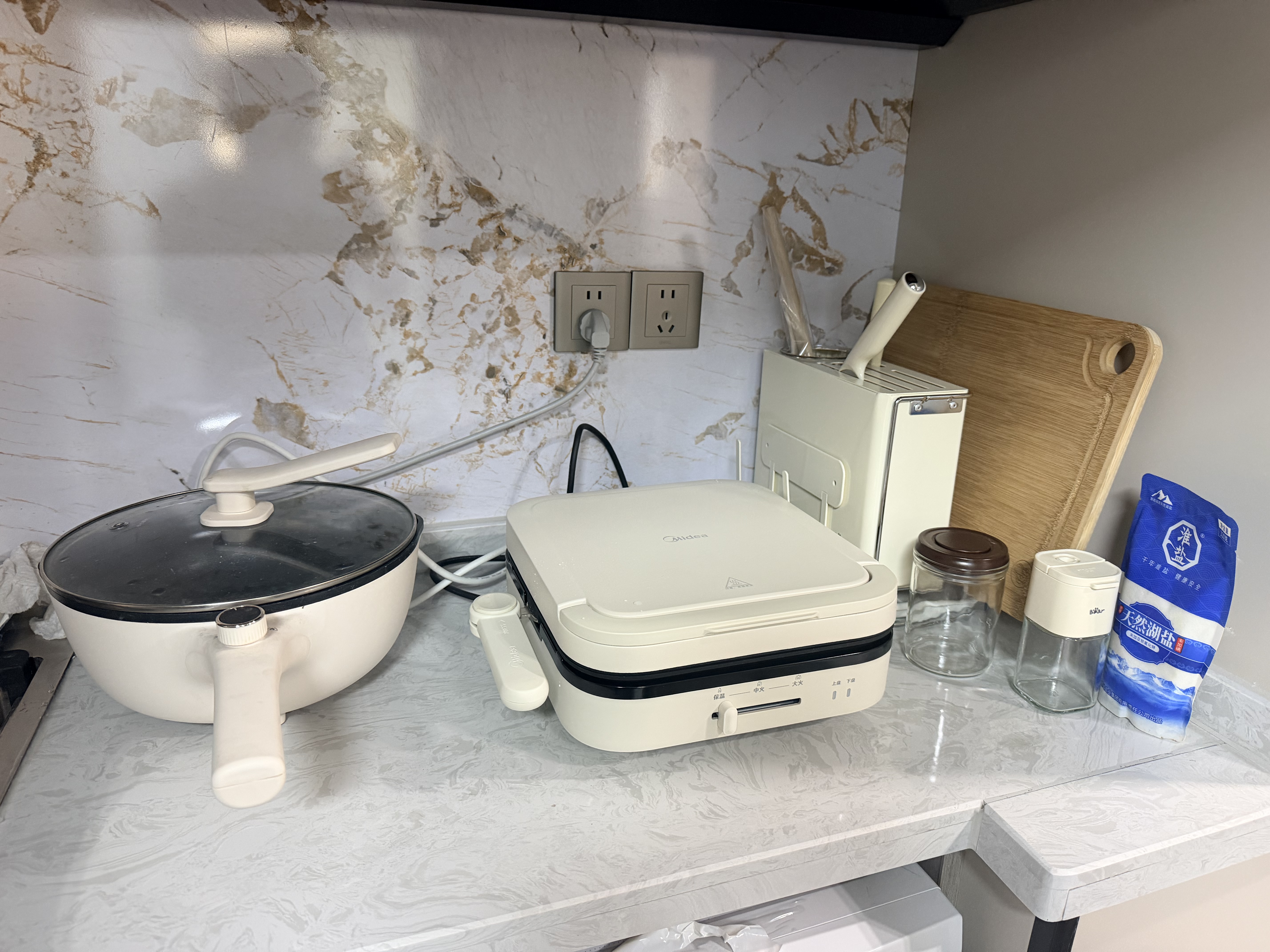 美的（Midea）电饼铛家用下盘可拆洗大火力三明治早餐机煎烤锅 方形双面加热加深大尺寸升级蒸汽烙饼烤肉锅28J51 实拍图