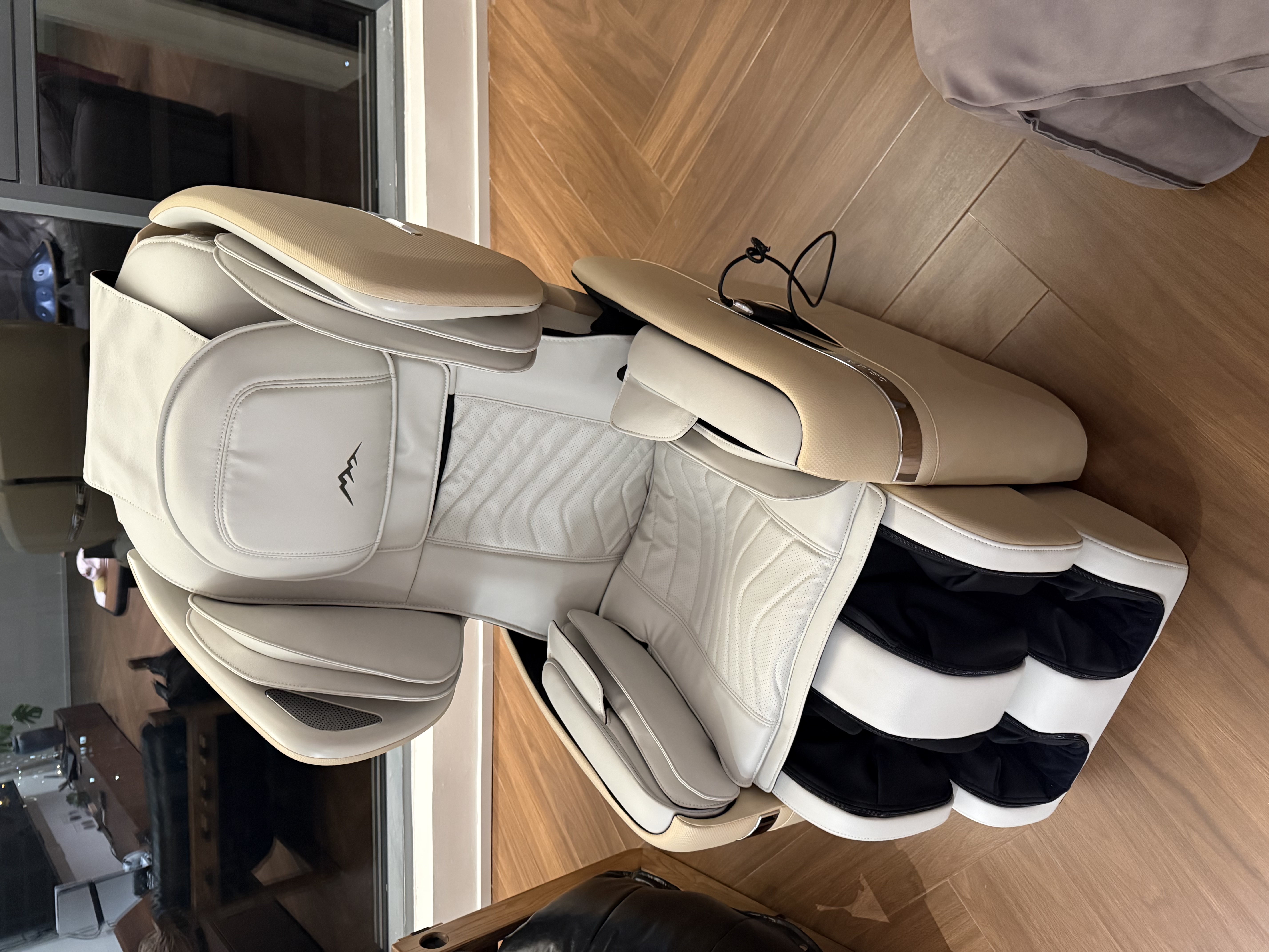 傲胜（OSIM）家用按摩椅太空舱【新加坡品牌】全身按摩肩颈智能Pro OS-880P 罗纱白 生日礼物实用送长辈 实拍图