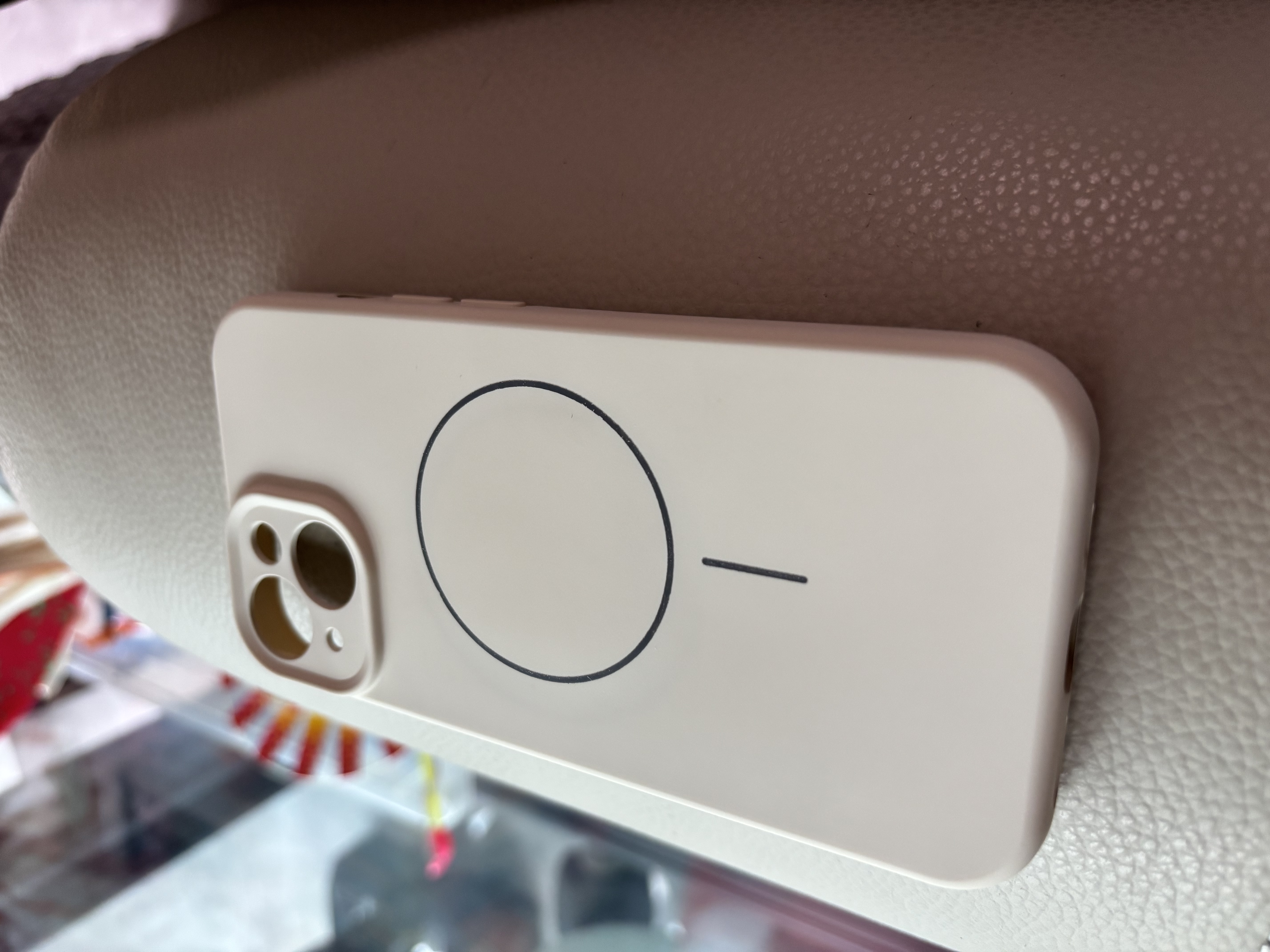 奶小鸭（NEYAA）适用苹果15手机壳 iphone15保护套镜头全包超薄Magsafe磁吸充电液态硅胶防摔简约男女款 古董白 实拍图