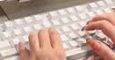 罗技（Logitech）ALTO KEYS K75M 琥珀系列 AI客制化无线机械键盘 热插拔大理石轴 白色 75键 实拍图