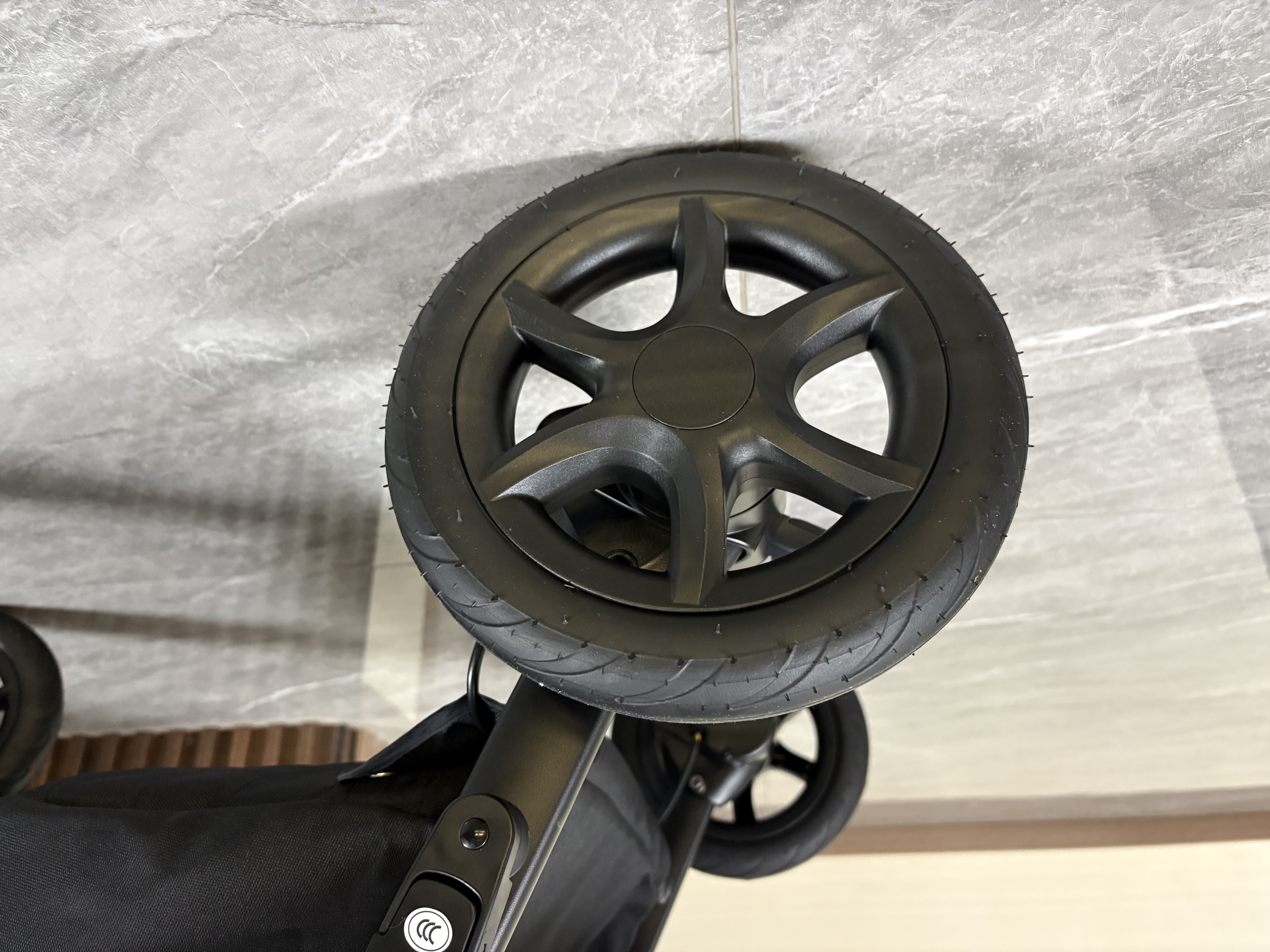 巧儿宜（JOIE）婴儿推车双向推行高景观可折叠大轮胎手推车Finiti 荒野绿（无大件赠品） 实拍图