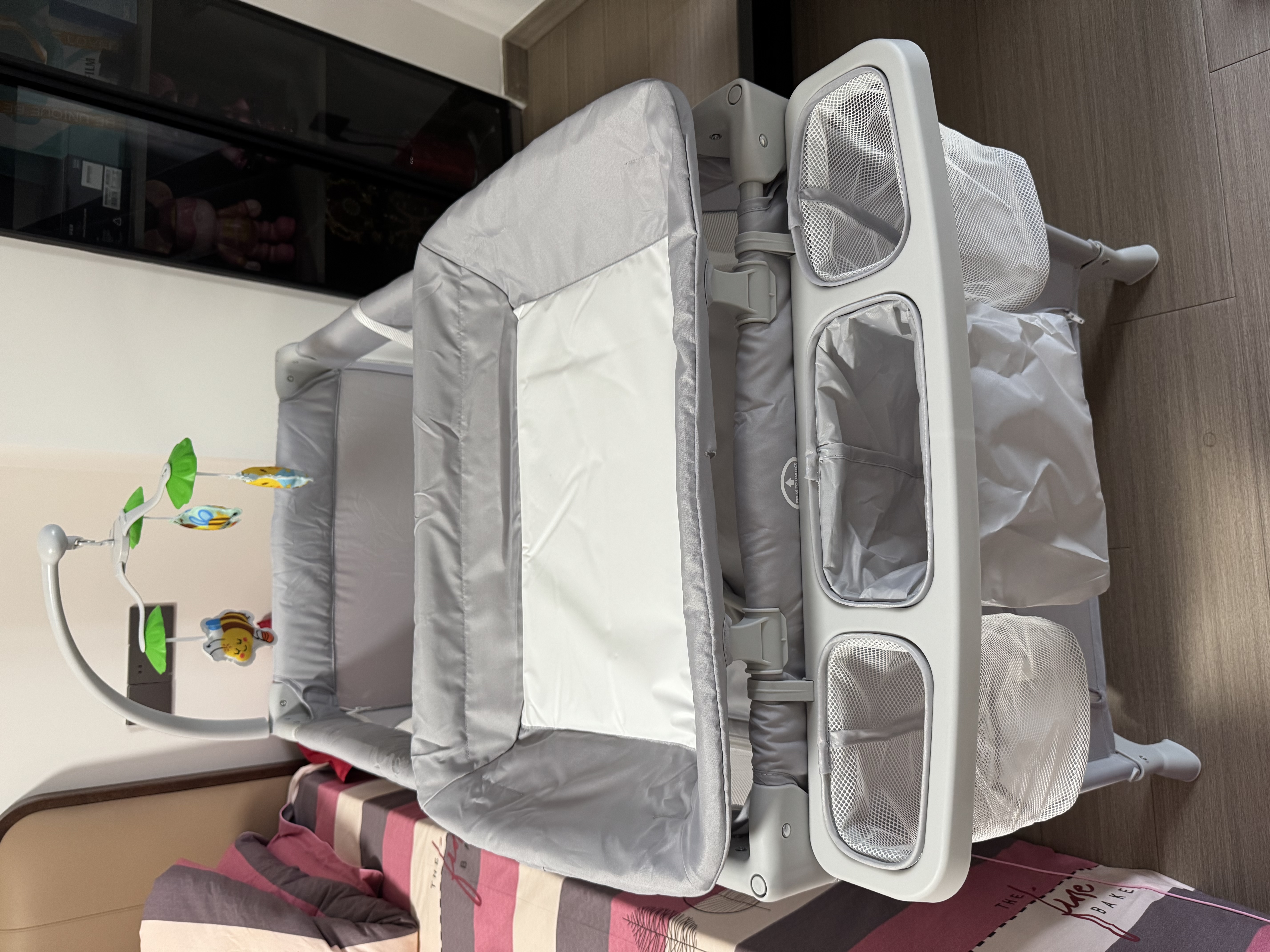 coolbaby婴儿床多功能可折叠可移动拼接床带尿布台蚊帐宝宝床 灰色 实拍图