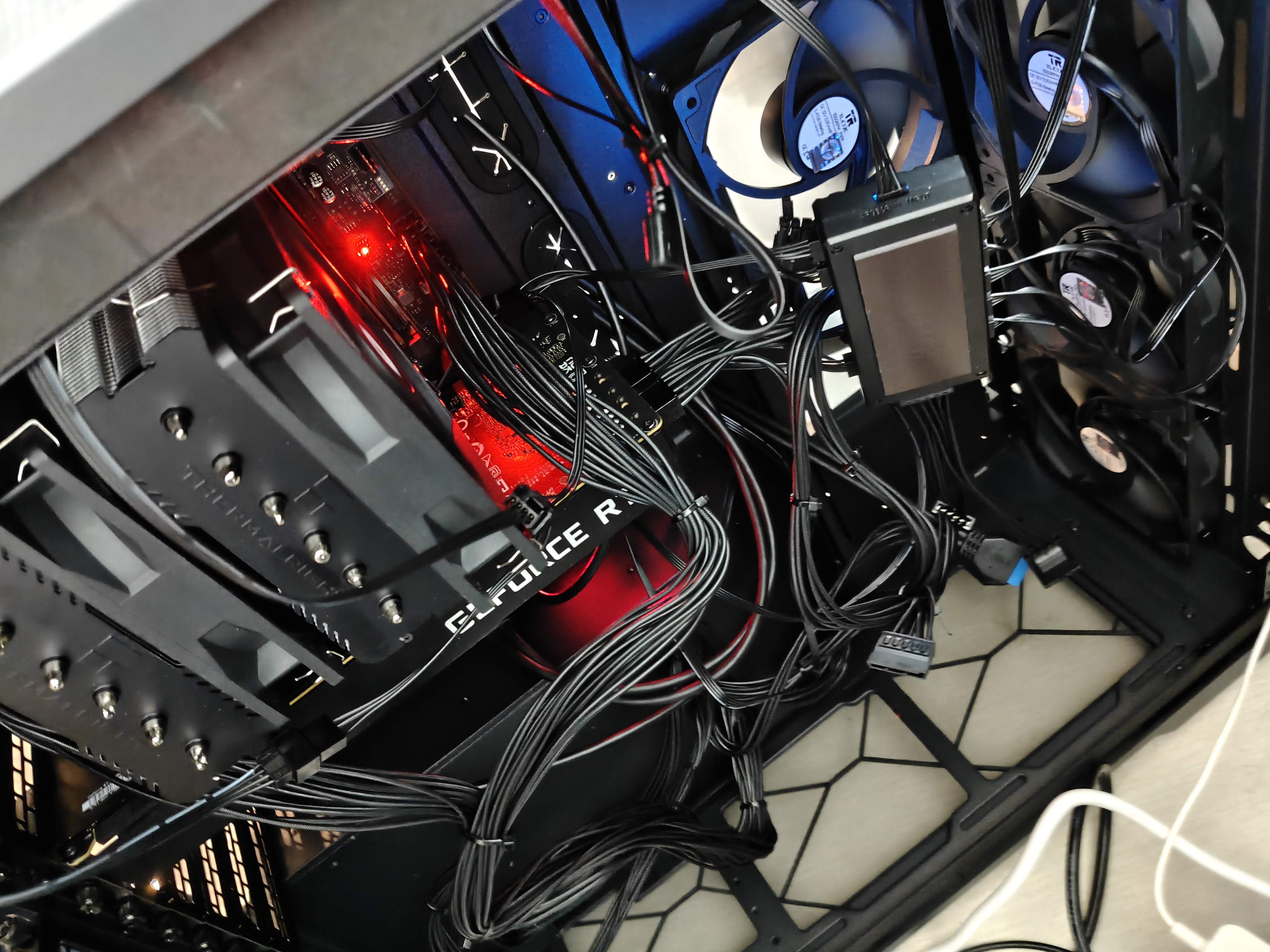英伟达GTX1080Ti titanX Pascal帕斯卡TITANXP 2080 二手显卡 8-9成新 英伟达GTX1080TI 11G 黑悟空显卡 实拍图