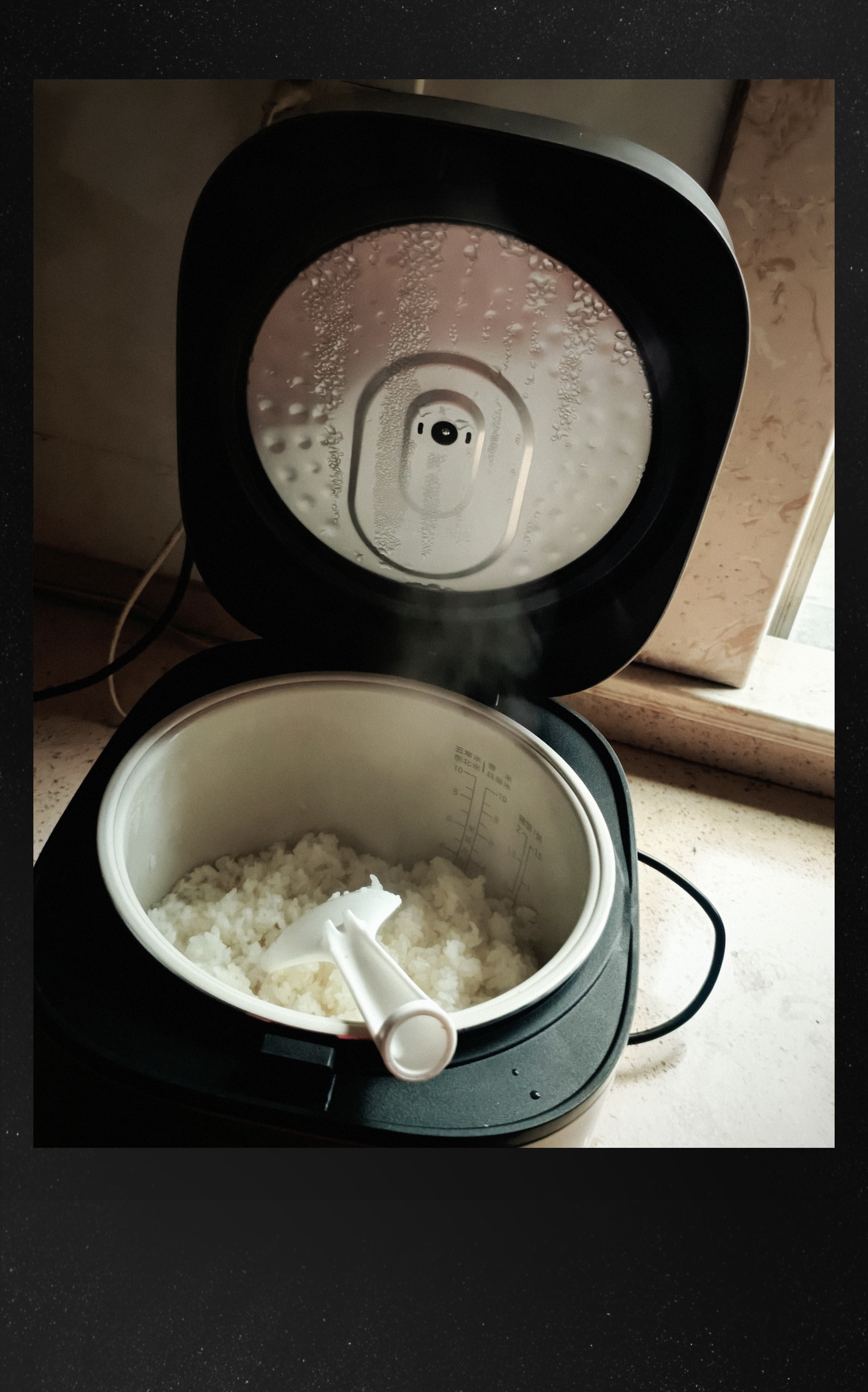 美的（Midea）电饭煲5升大容量电饭锅5-6-8-10人家用抗菌青瓷内胆微压柴火饭智能多功能一体多用煮饭粥炖卤蛋糕 5升【行业爆款】升级有钛0氟青瓷圆釜 5L 实拍图